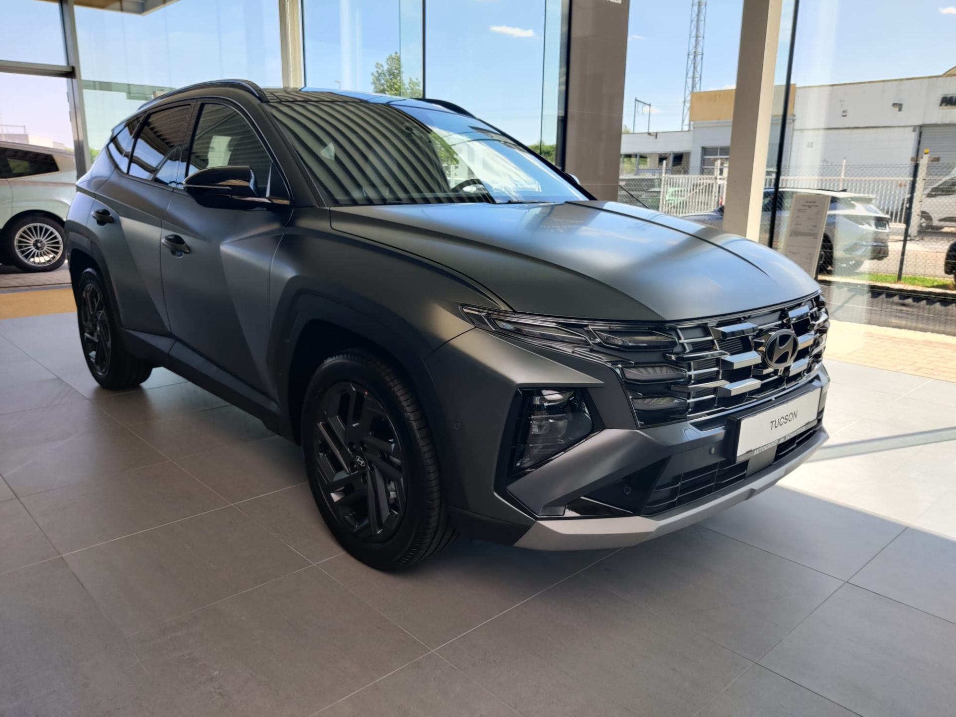 Hyundai Tucson NIEUW – Shine Shadow – Pano.dak, Leder, Navi, Carplay, Cruise,.. +5j.GARANTIE