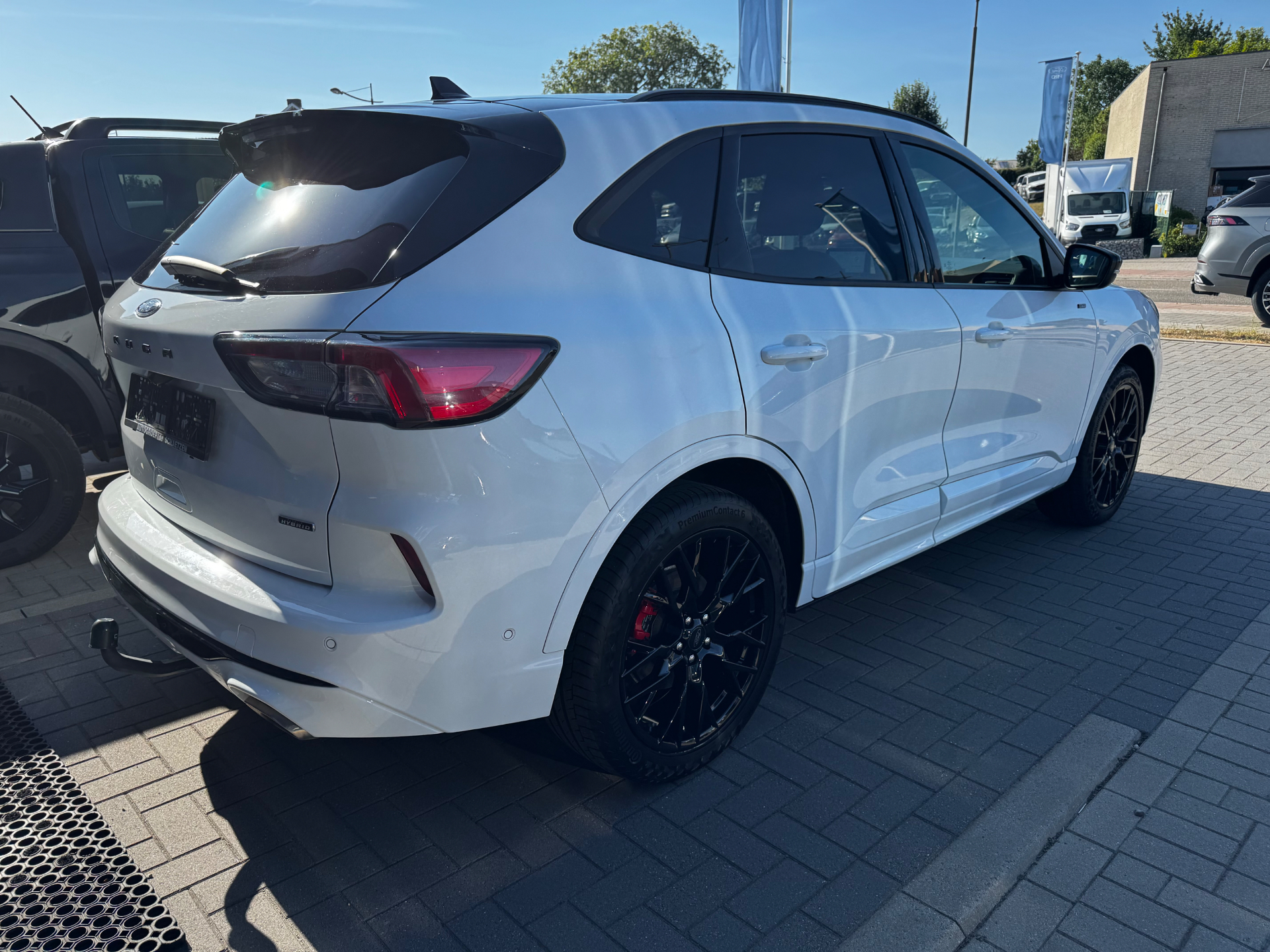 Ford Kuga Ford Kuga ST-Line X 2.5i PHEV 225pk Frozen White / Black Pack Incl 20″ Alu / Winter Pack / Driver Ass Pack