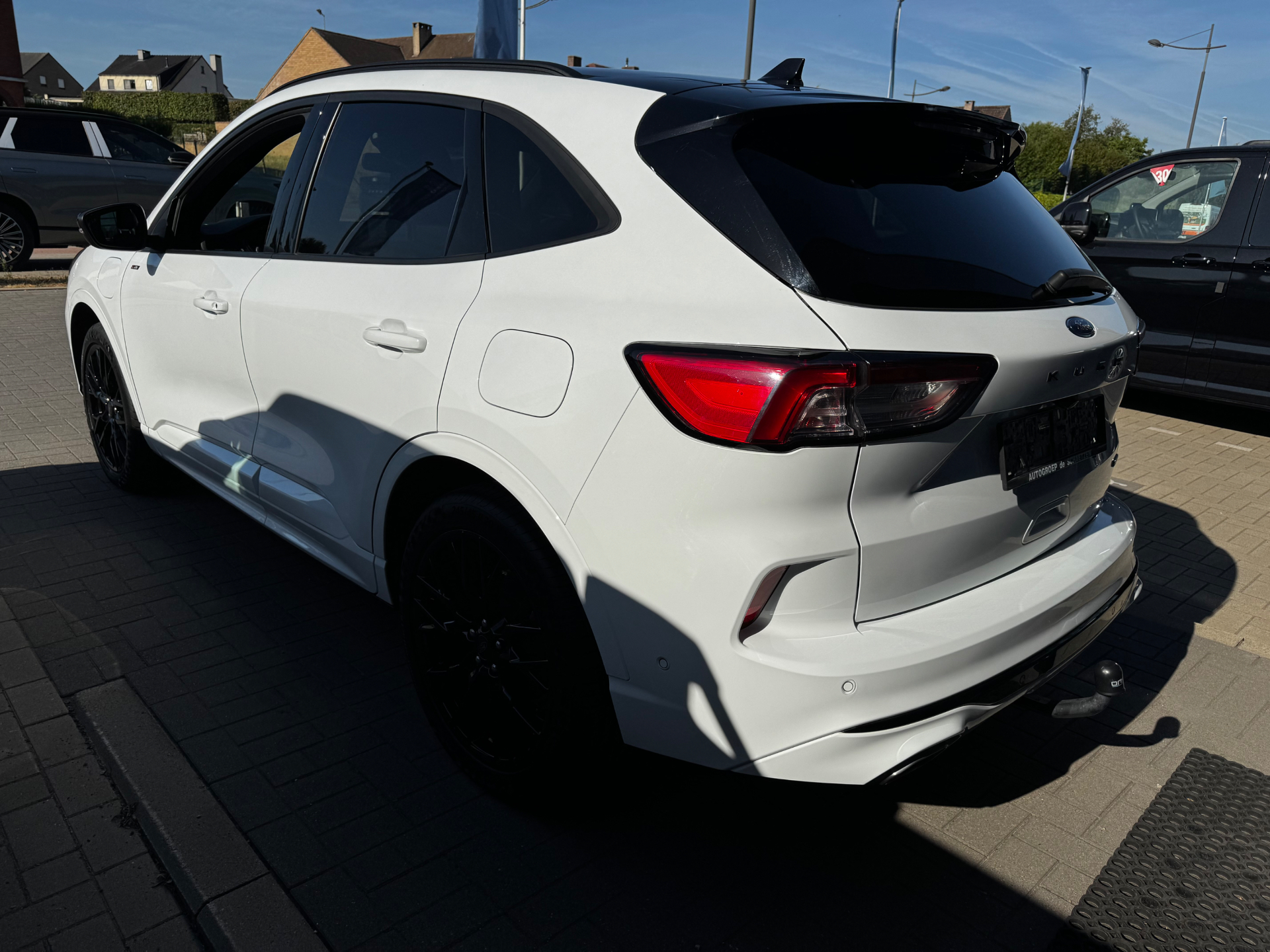 Ford Kuga Ford Kuga ST-Line X 2.5i PHEV 225pk Frozen White / Black Pack Incl 20″ Alu / Winter Pack / Driver Ass Pack