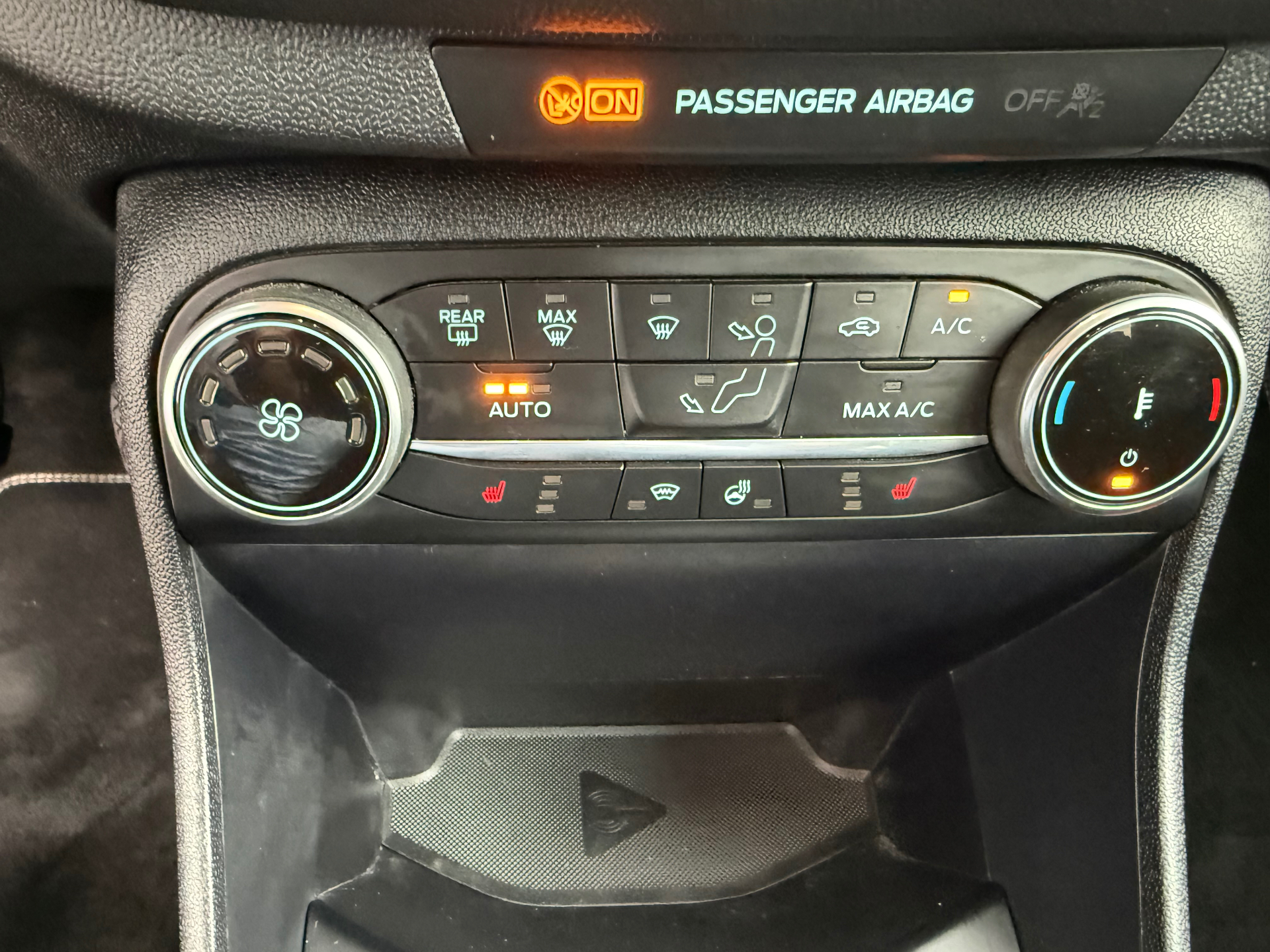 Ford Fiesta EcoBoost mHEV Titanium X