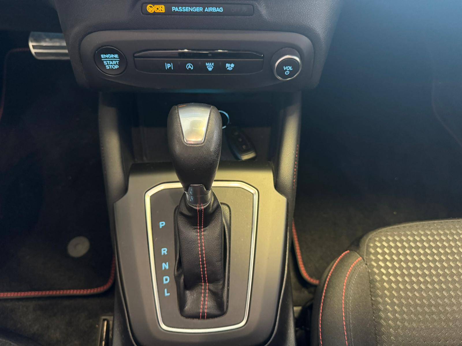 Ford Focus EcoBoost mHEV ST-Line * AUTOMAAT* PANO * CARPLAY * CAMERA *