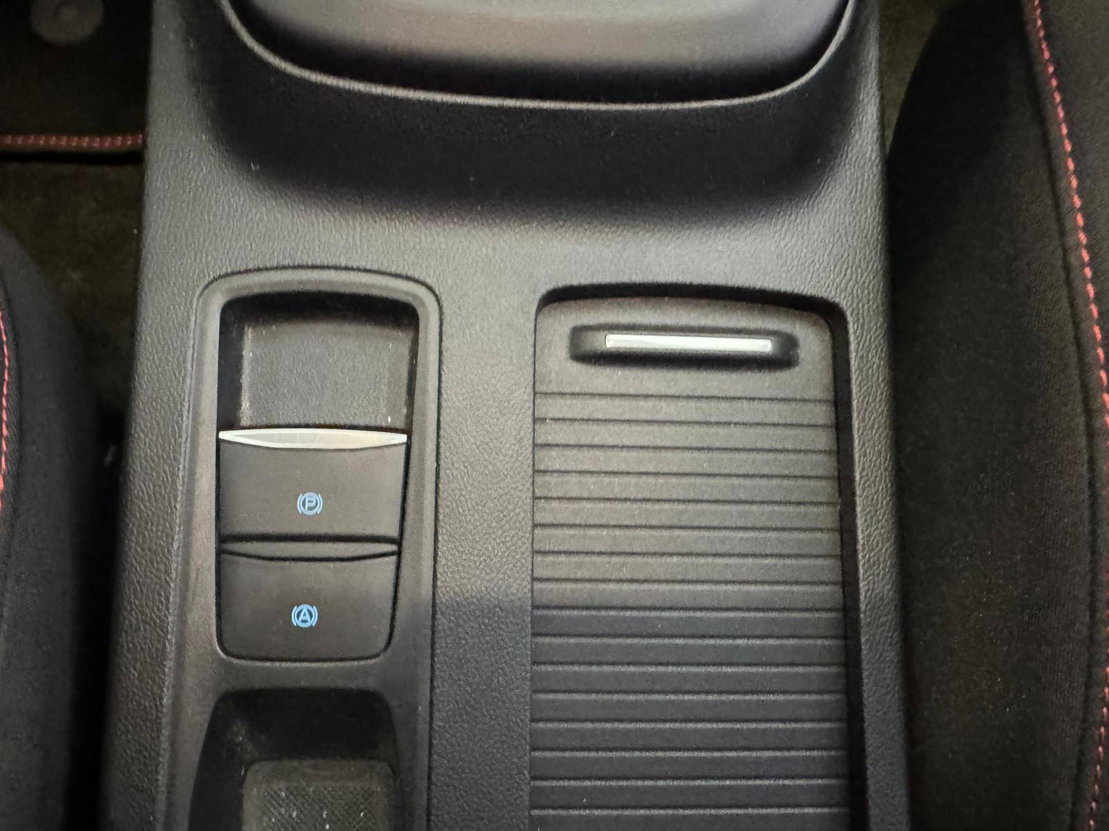Ford Focus EcoBoost mHEV ST-Line * AUTOMAAT* PANO * CARPLAY * CAMERA *