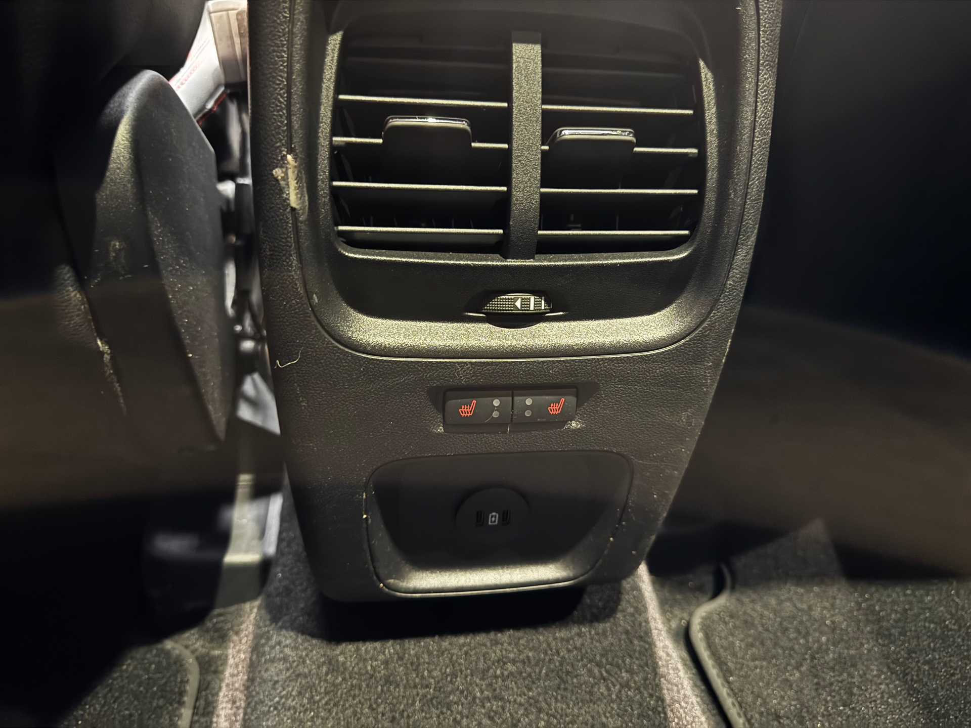 Ford Kuga ST-Line X Graphite Tech Edition   Pano Dak / 19″ zwarte AluVelgen / Winter Pack / Driver Ass Pack / Tech Pack / Afn Trekhaak / Pano Dak