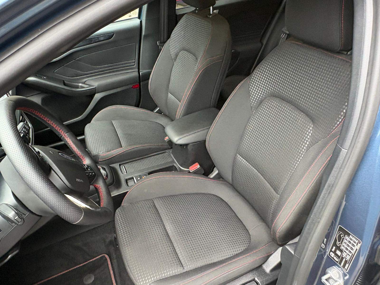 Ford Focus EcoBoost mHEV ST-Line X