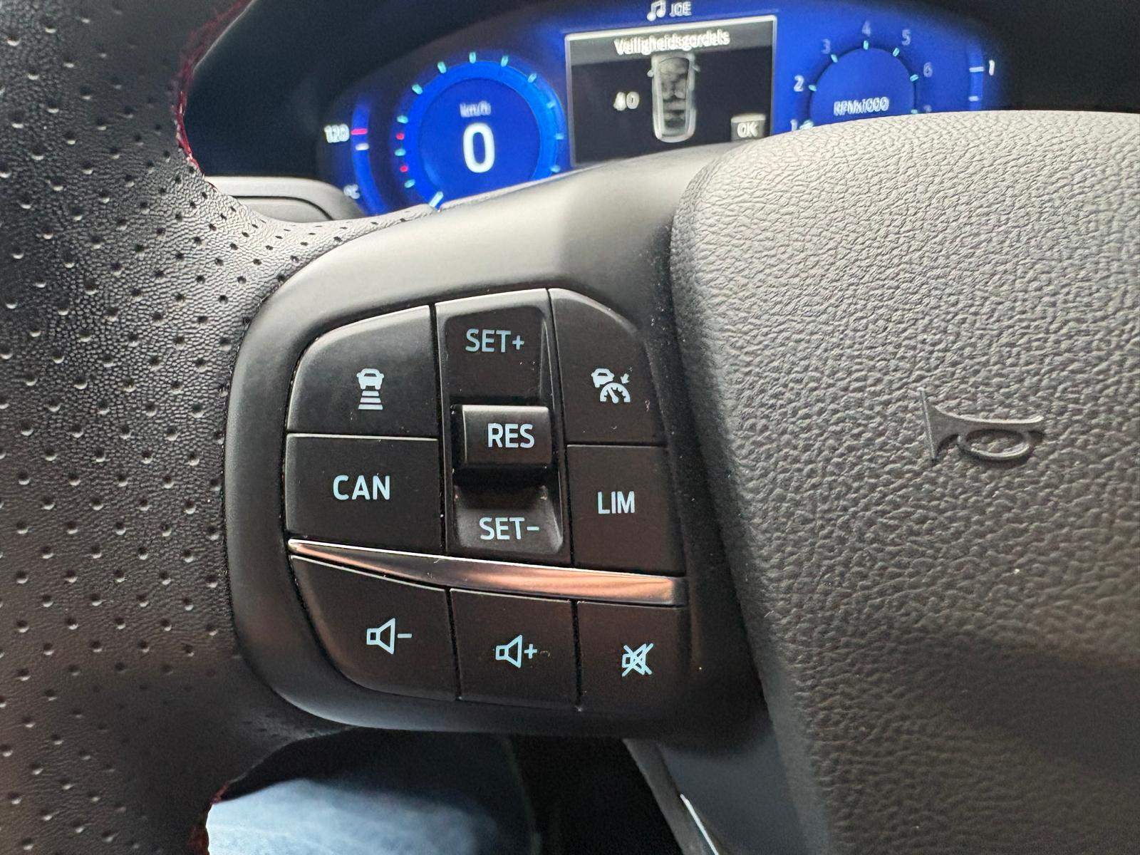 Ford Focus EcoBoost mHEV ST-Line X