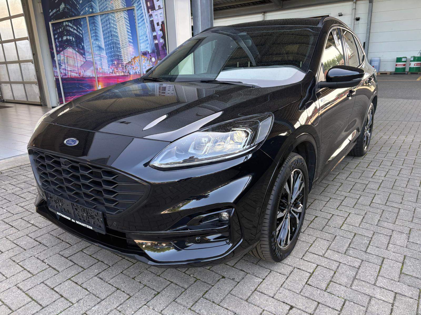 Ford Kuga ST-Line X PHEV AUT met pano-dak