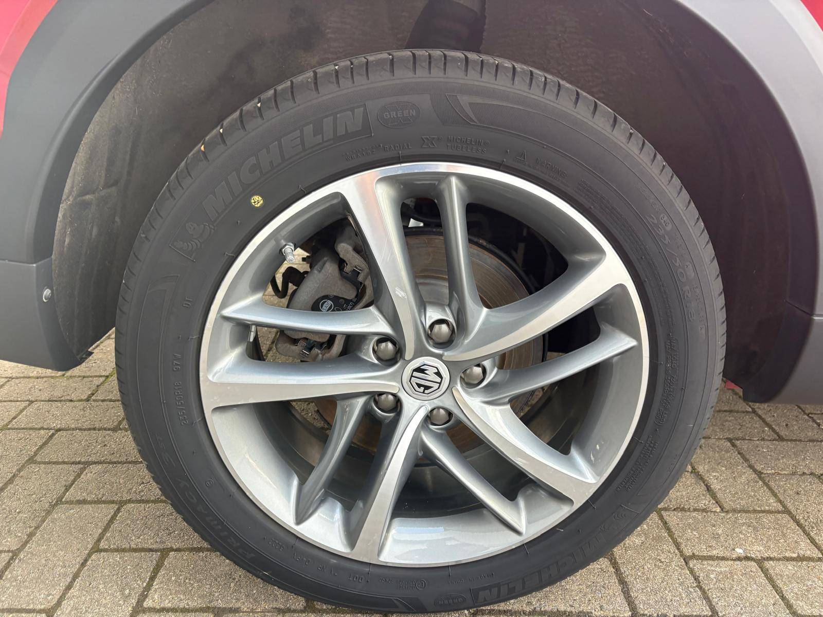 MG EHS PHEV Luxury PHEV