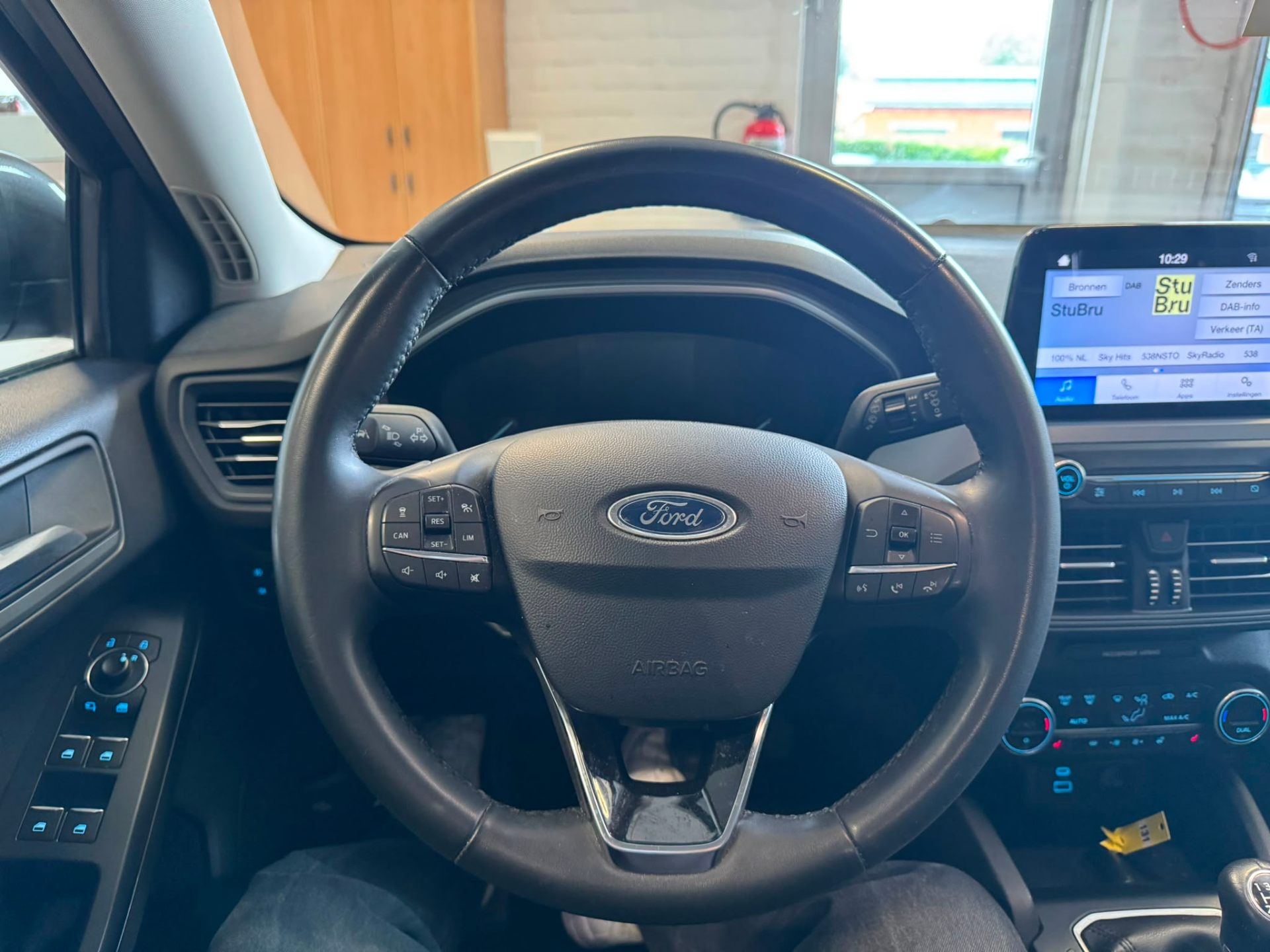 Ford Focus Focus Clipper 1.0i Ecoboost mHEV | Zetelverwarming | 12 maanden Garantie
