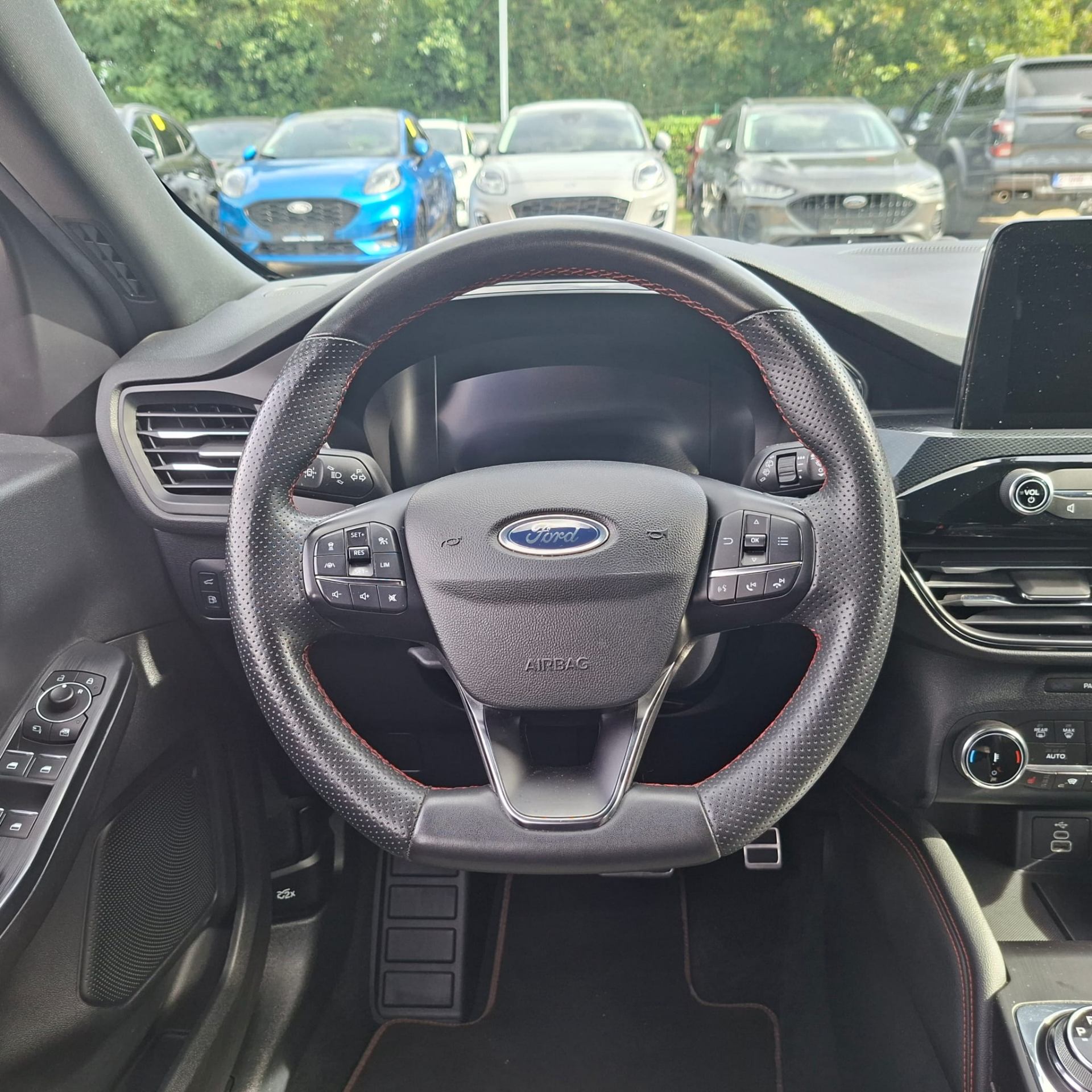 Ford Kuga ST-Line X / PHEV / Solar silver