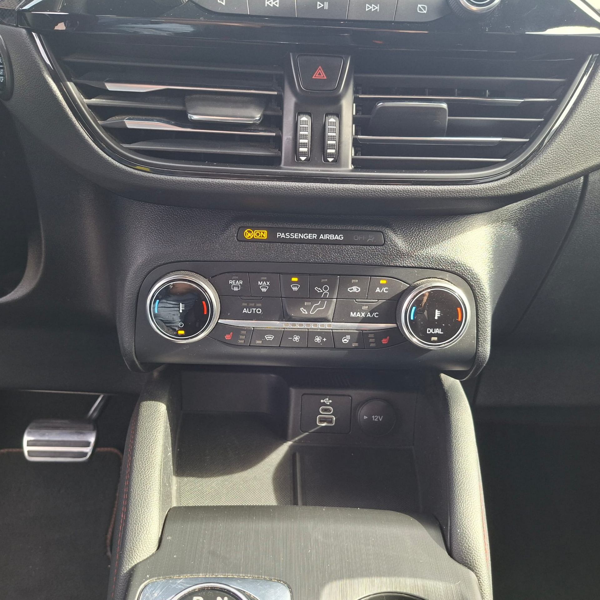 Ford Kuga ST-Line X / PHEV / Solar silver