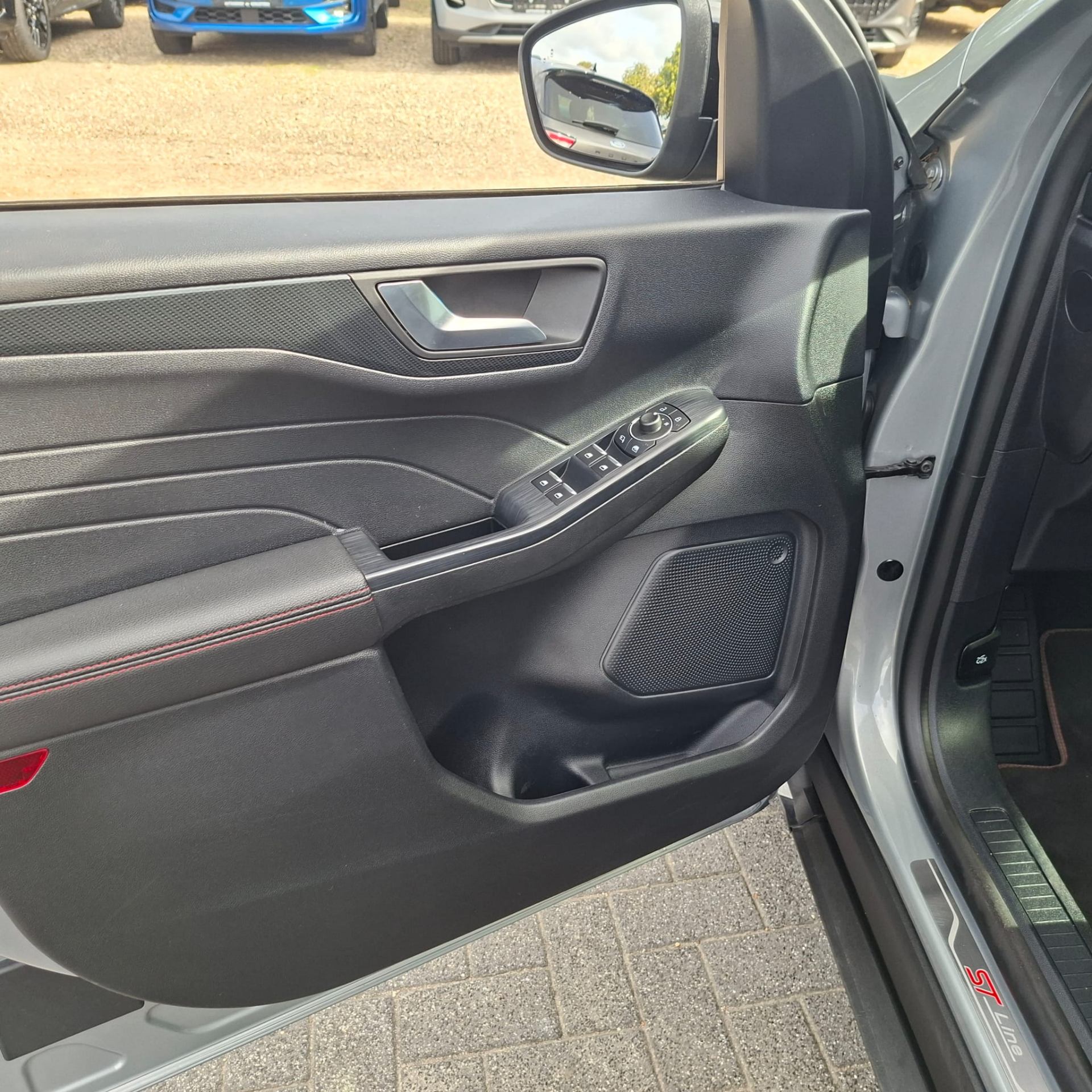 Ford Kuga ST-Line X / PHEV / Solar silver
