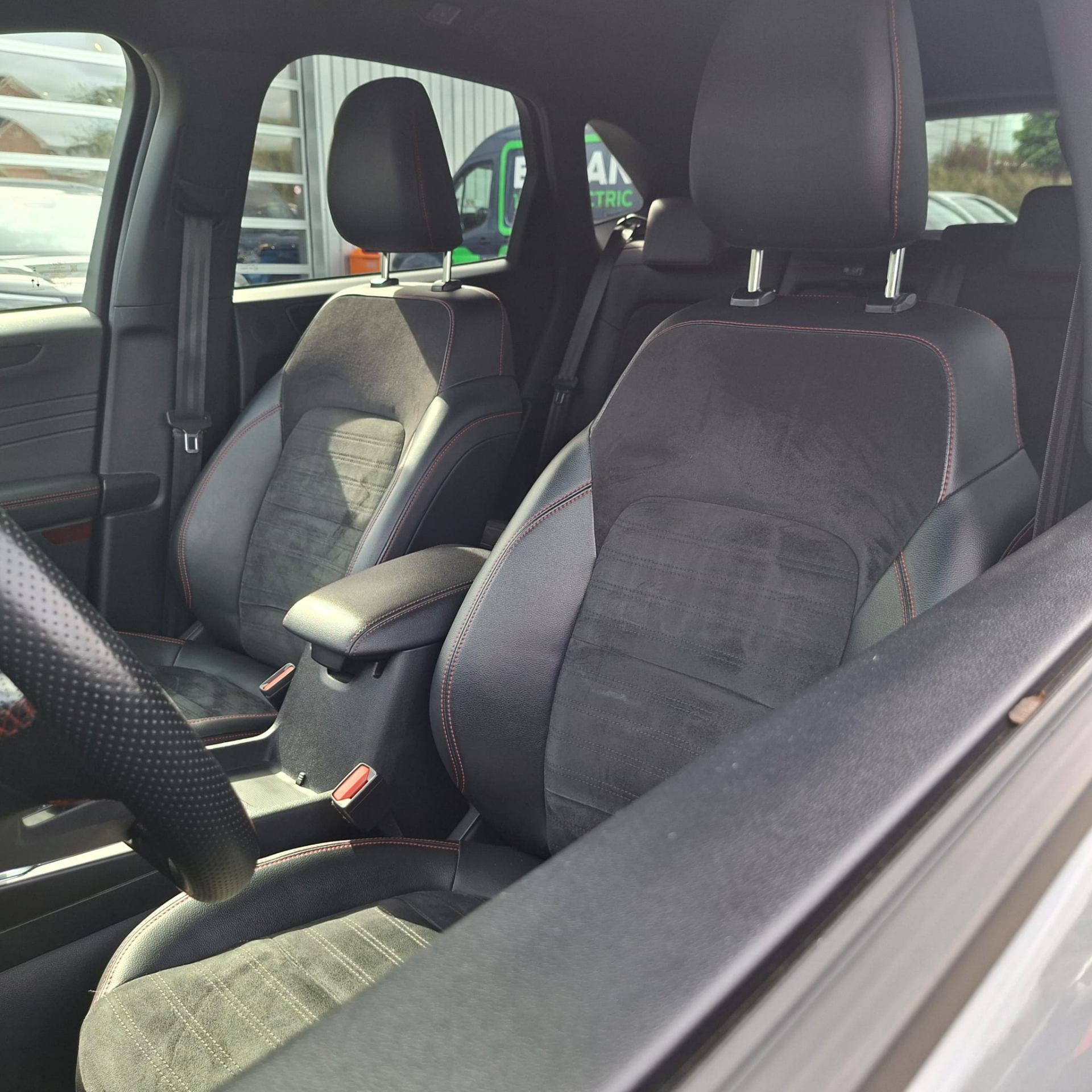 Ford Kuga ST-Line X / PHEV / Solar silver