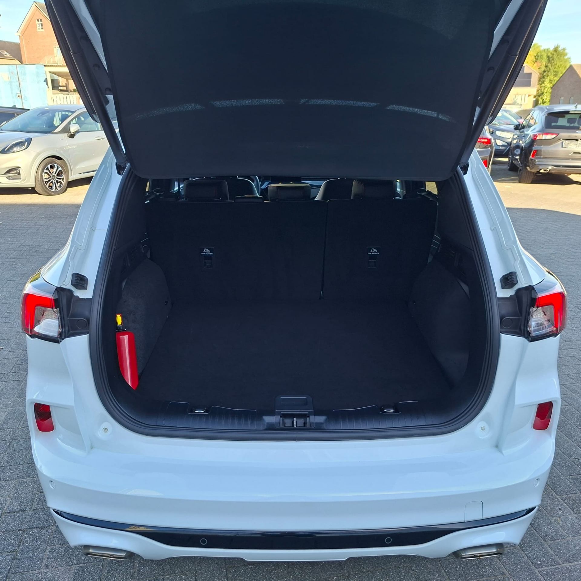 Ford Kuga ST – Line X / PHEV / frozen White