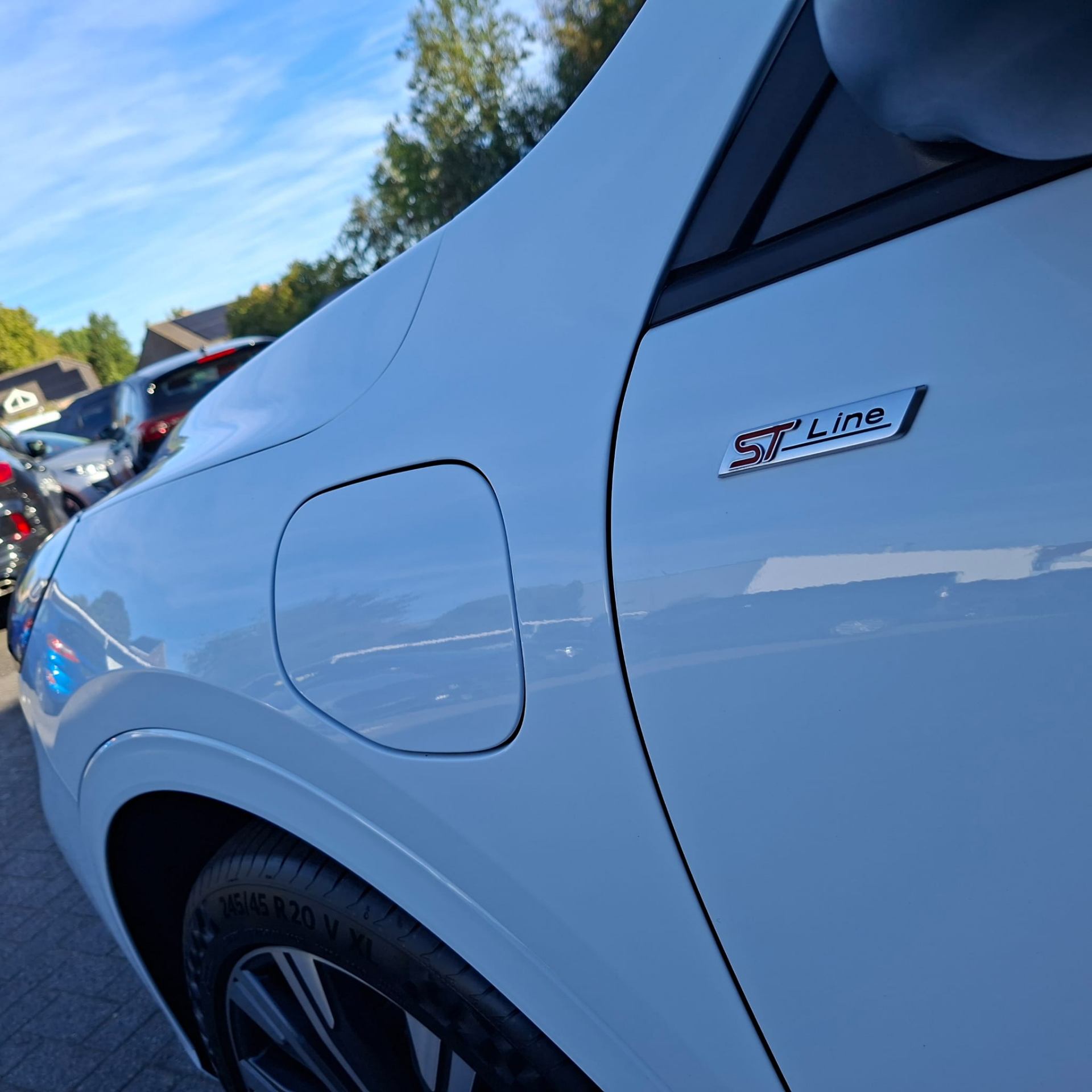 Ford Kuga ST – Line X / PHEV / frozen White
