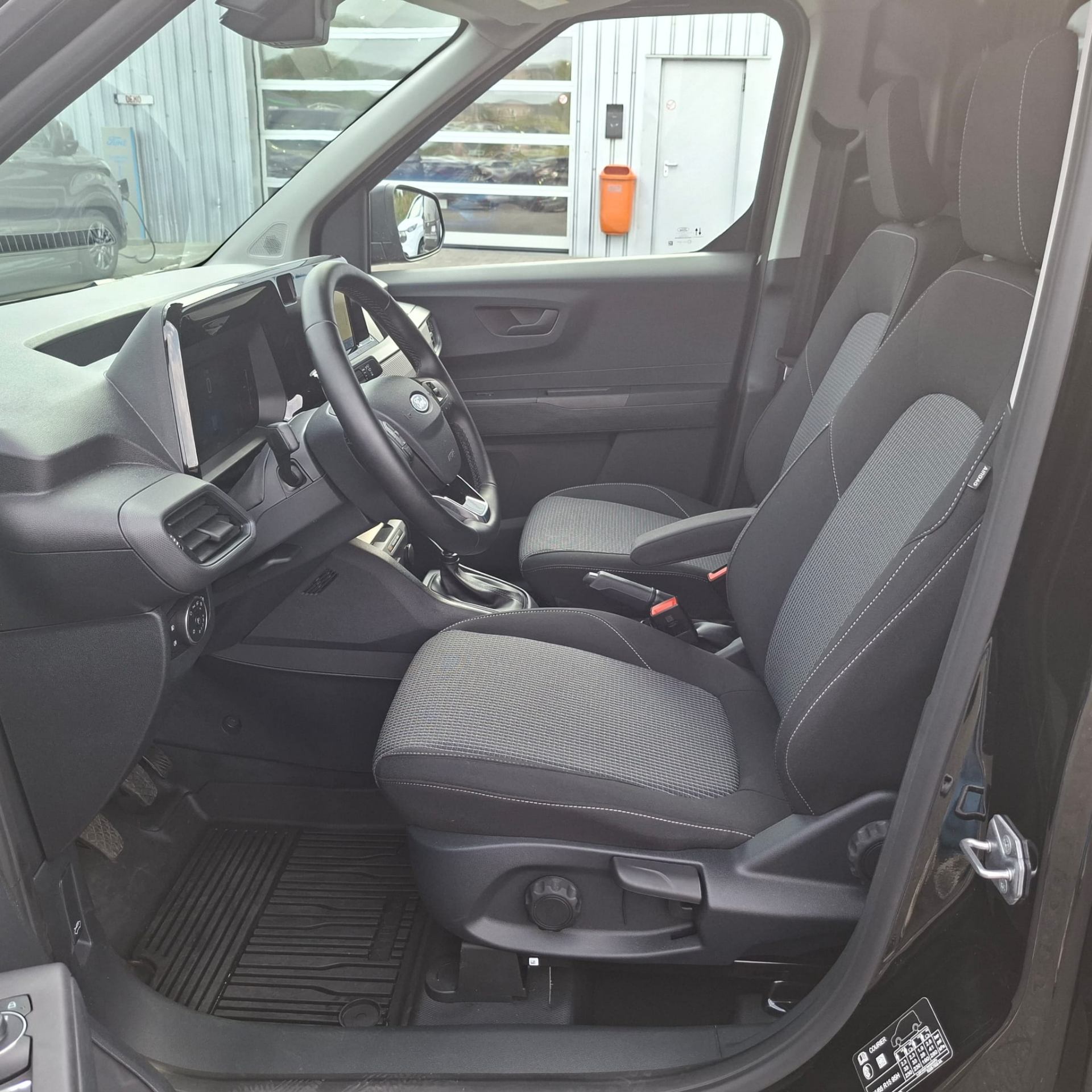 Ford Transit Courier / Lichte vracht / Diesel