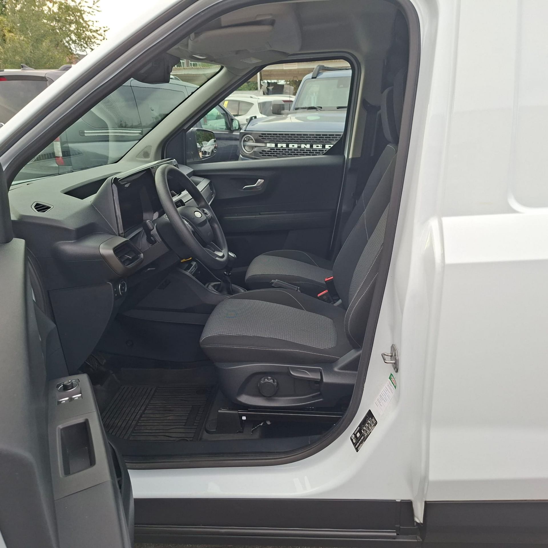 Ford Transit Courier / Lichte vracht / 125PK / 999cc