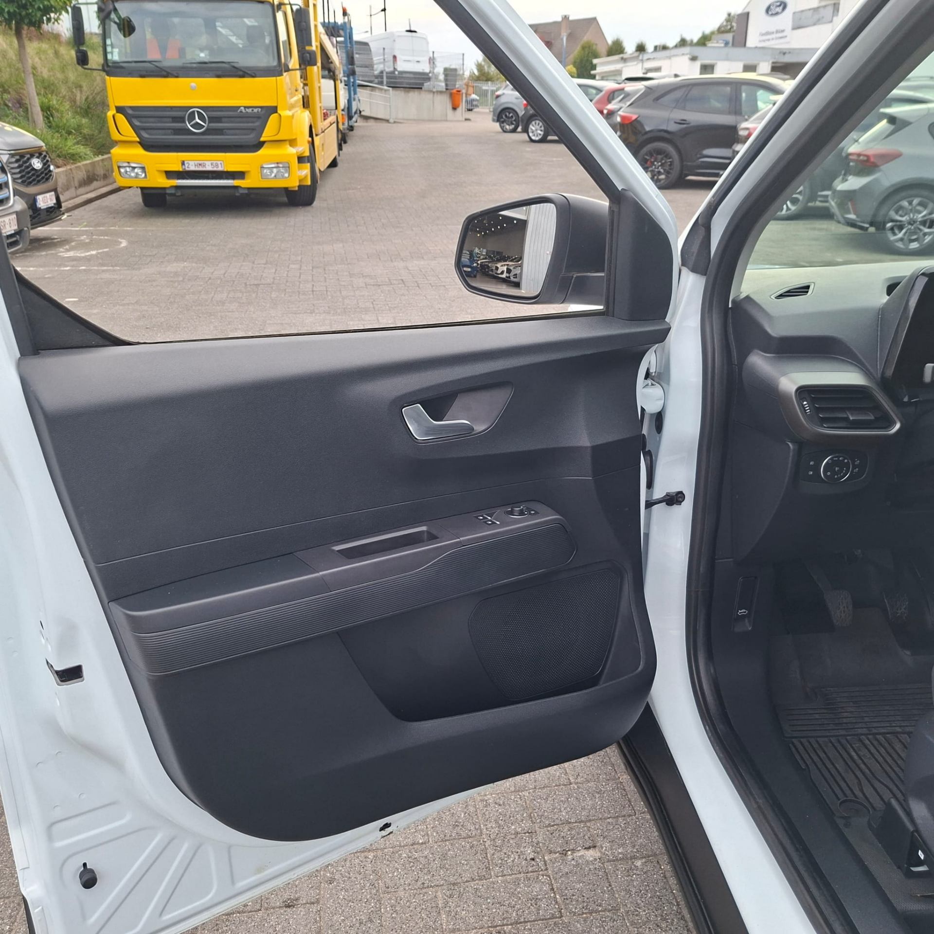 Ford Transit Courier / Lichte vracht / 125PK / 999cc