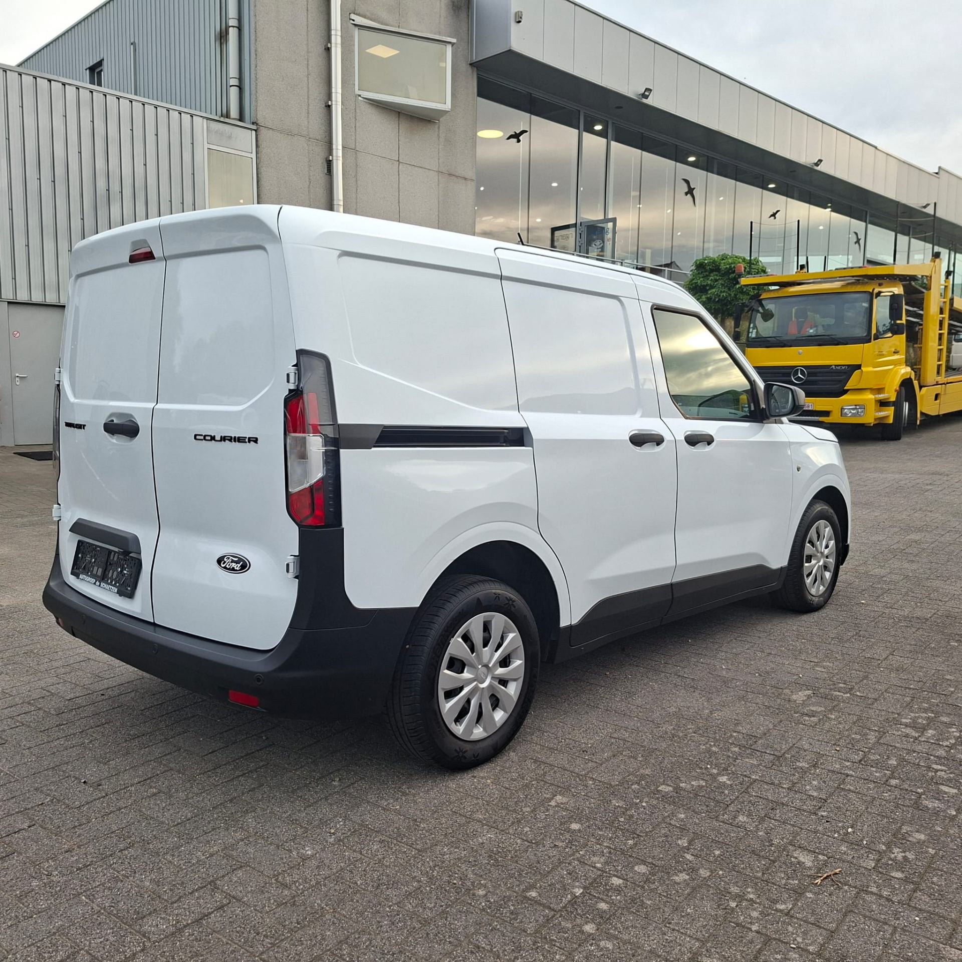 Ford Transit Courier / Lichte vracht / 125PK / 999cc