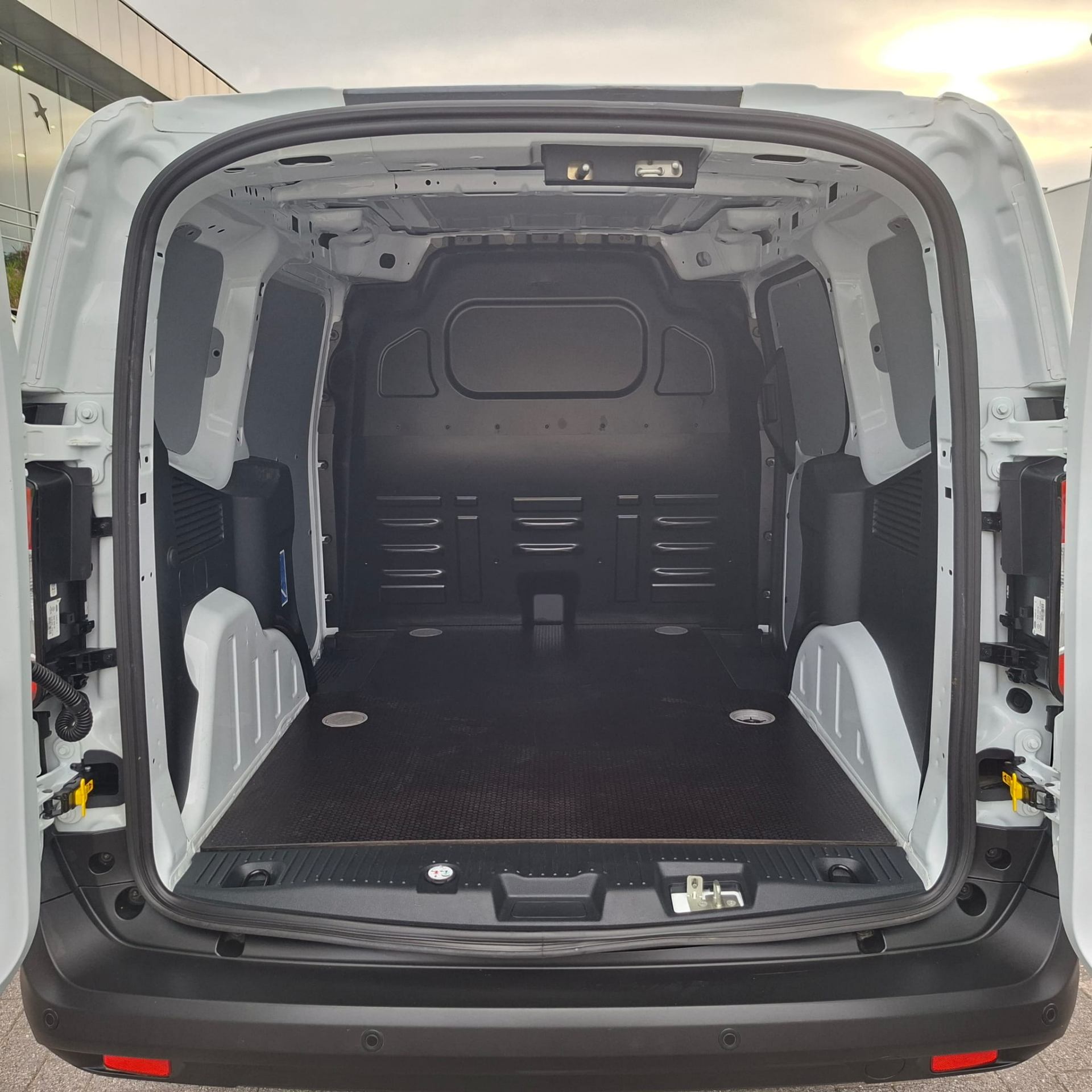 Ford Transit Courier / Lichte vracht / 125PK / 999cc