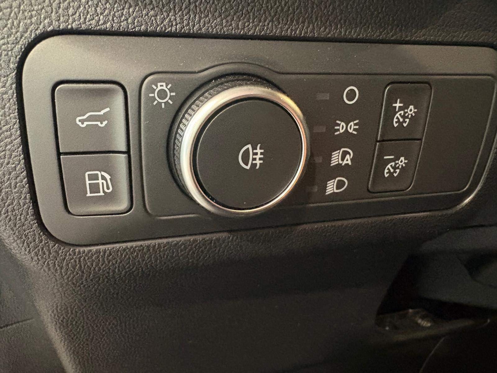 Ford Kuga PHEV ST-Line X BLACK PACKAGE 7000 km