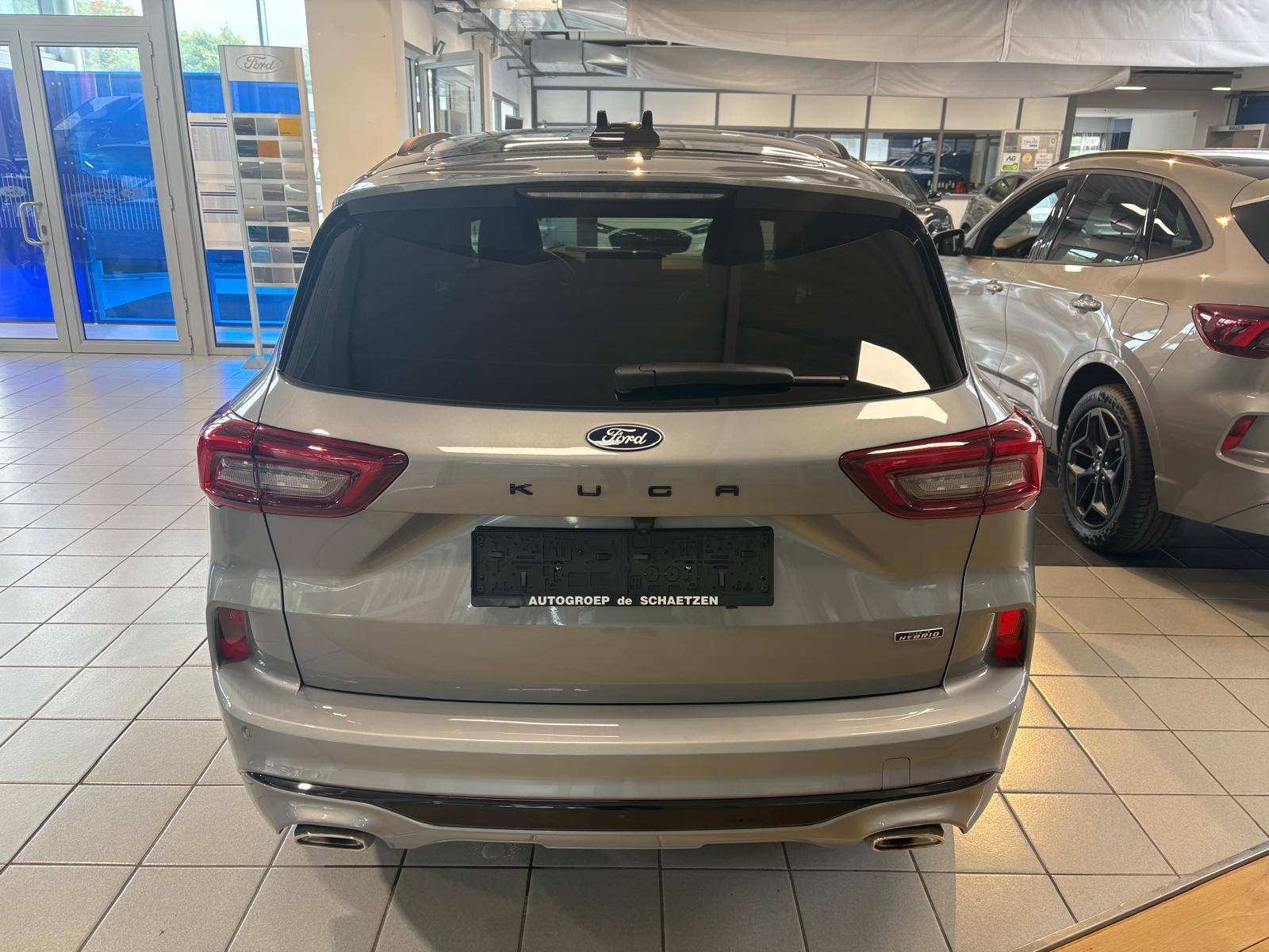 Ford Kuga PHEV ST-Line X BLACK PACKAGE 7000 km