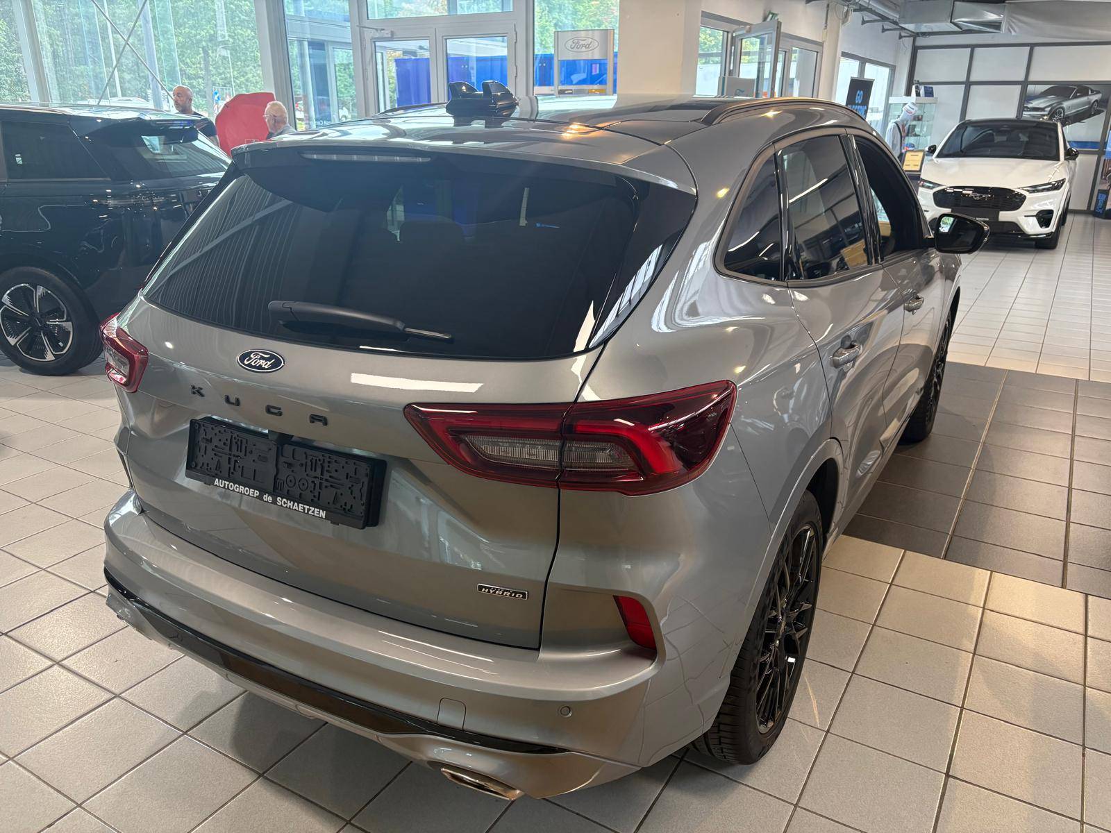 Ford Kuga PHEV ST-Line X BLACK PACKAGE 7000 km