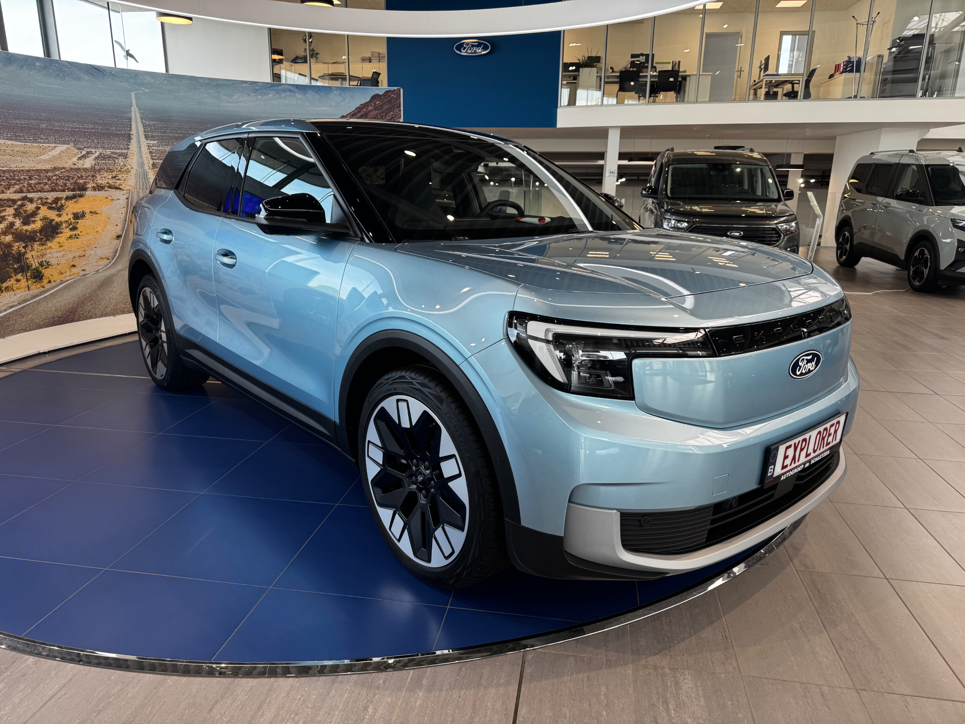 Ford Explorer EV Premium 77kWh Ext Range RWD  Artic Blue / B&O / Warmtepomp / 21″ Alu / Driver Ass Pack / Pano Dak