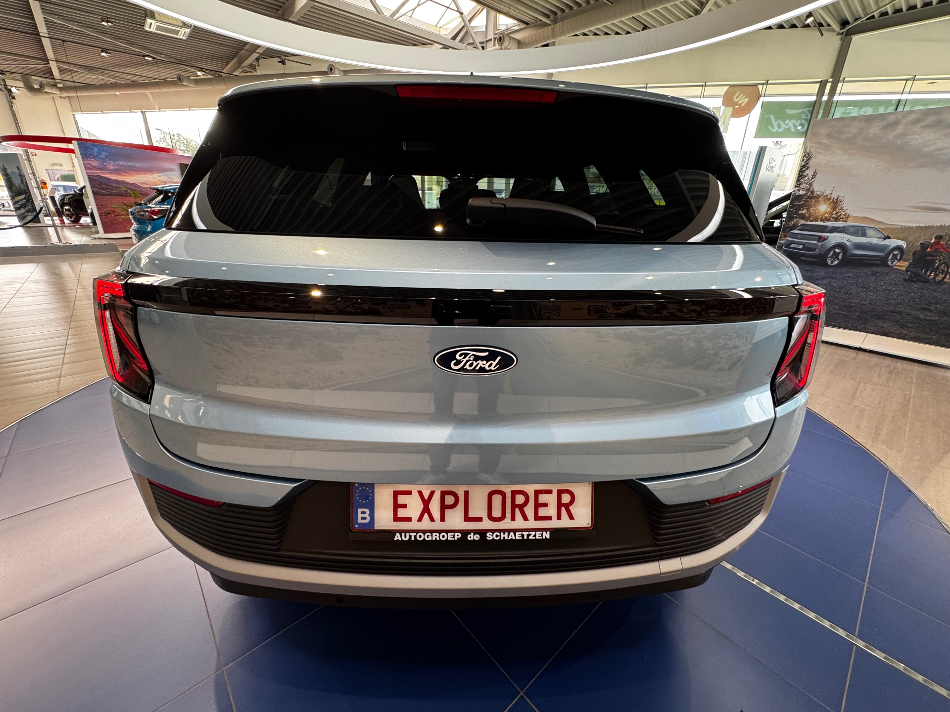 Ford Explorer EV Premium 77kWh Ext Range RWD  Artic Blue / B&O / Warmtepomp / 21″ Alu / Driver Ass Pack / Pano Dak