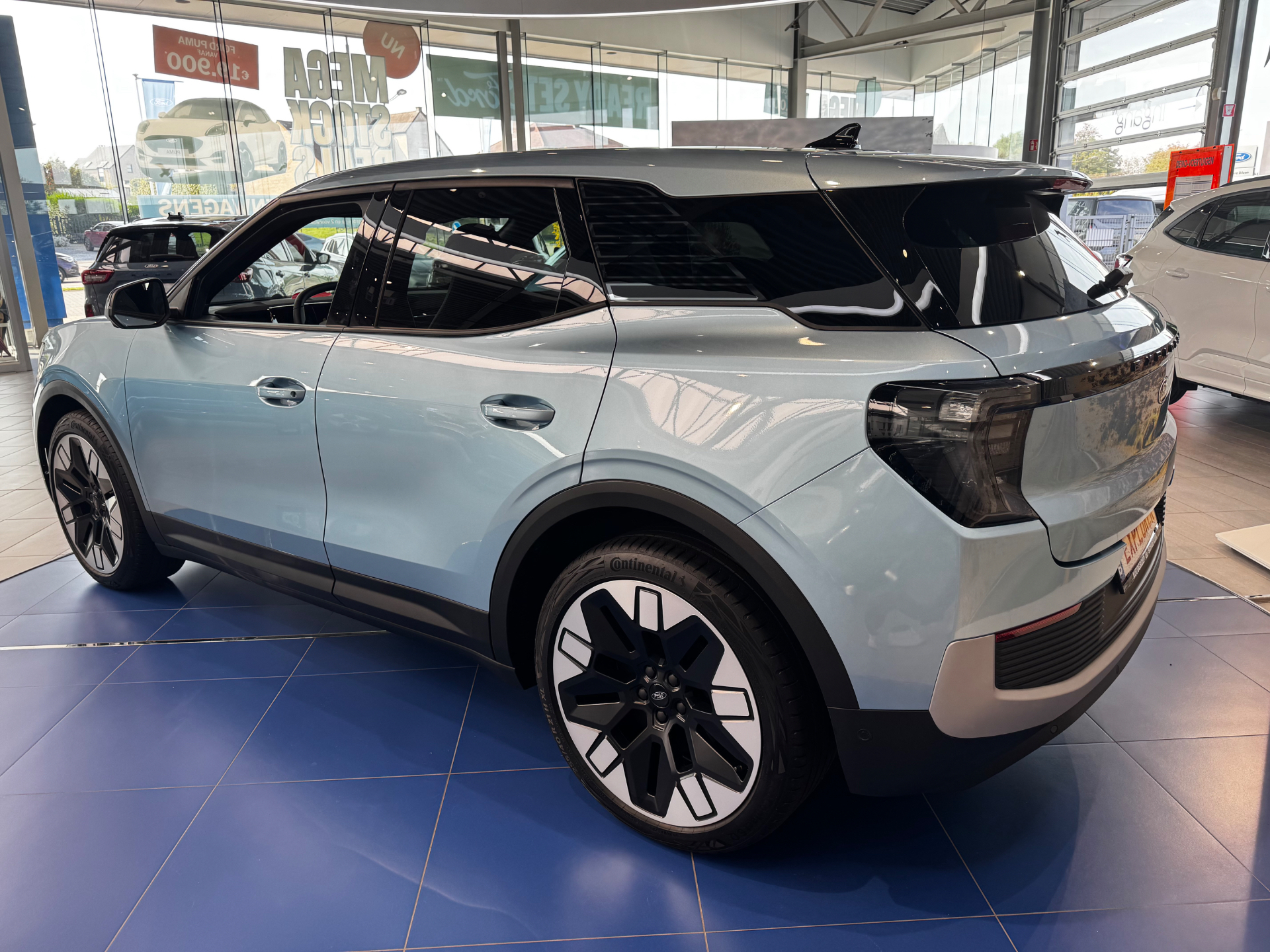 Ford Explorer EV Premium 77kWh Ext Range RWD  Artic Blue / B&O / Warmtepomp / 21″ Alu / Driver Ass Pack / Pano Dak