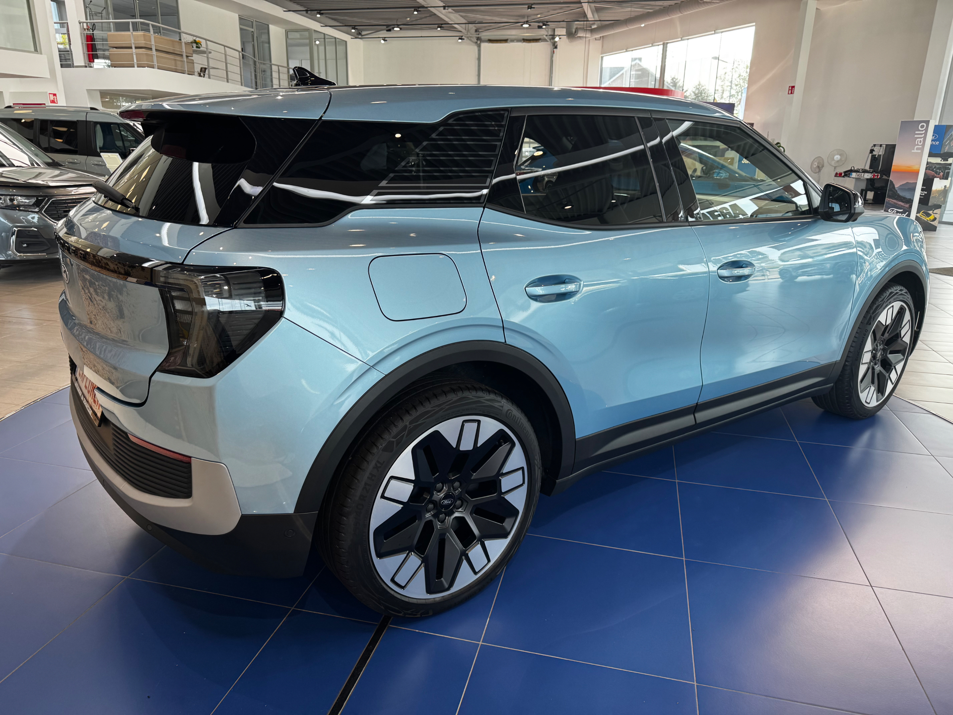 Ford Explorer EV Premium 77kWh Ext Range RWD  Artic Blue / B&O / Warmtepomp / 21″ Alu / Driver Ass Pack / Pano Dak