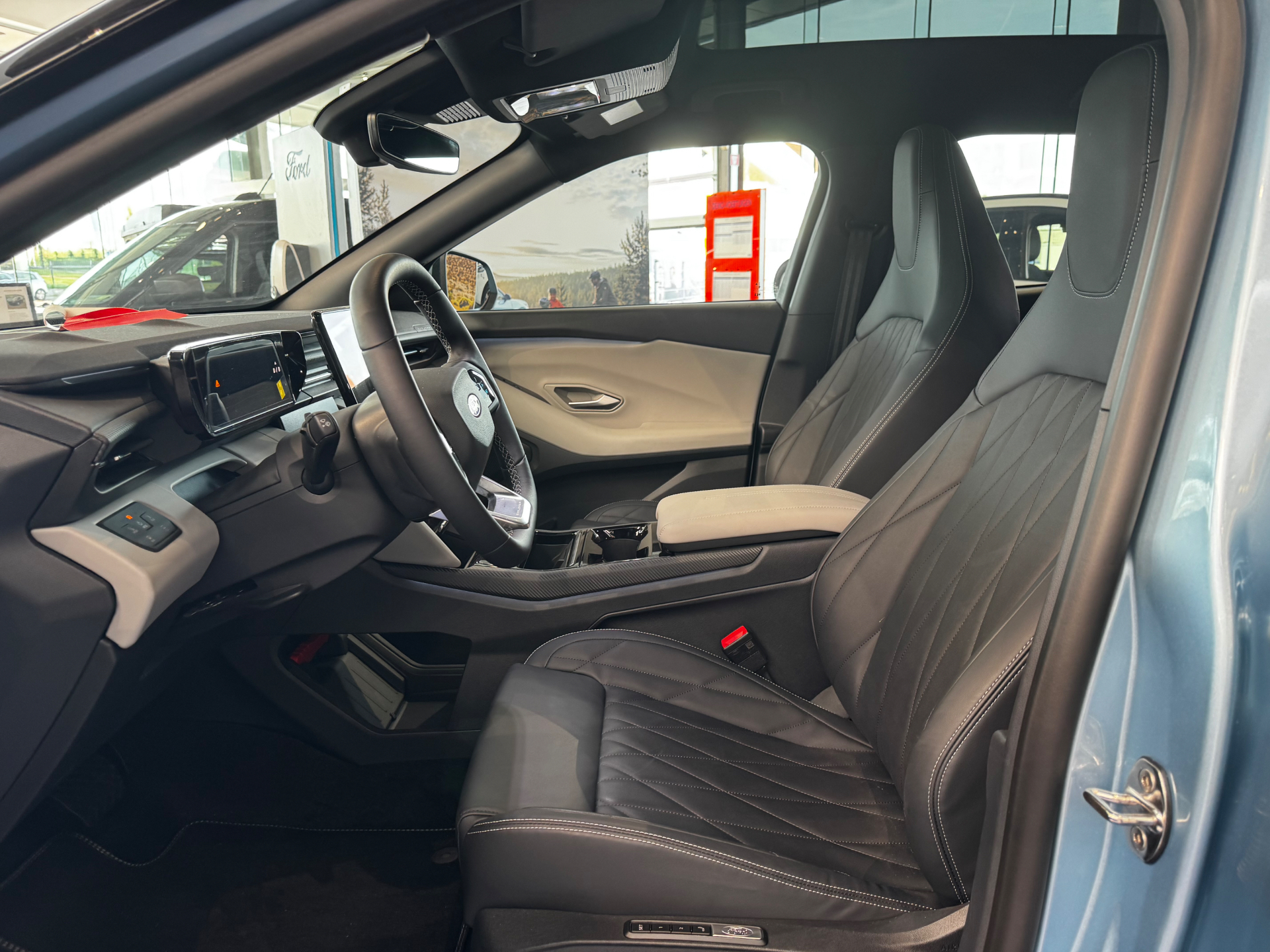 Ford Explorer EV Premium 77kWh Ext Range RWD  Artic Blue / B&O / Warmtepomp / 21″ Alu / Driver Ass Pack / Pano Dak