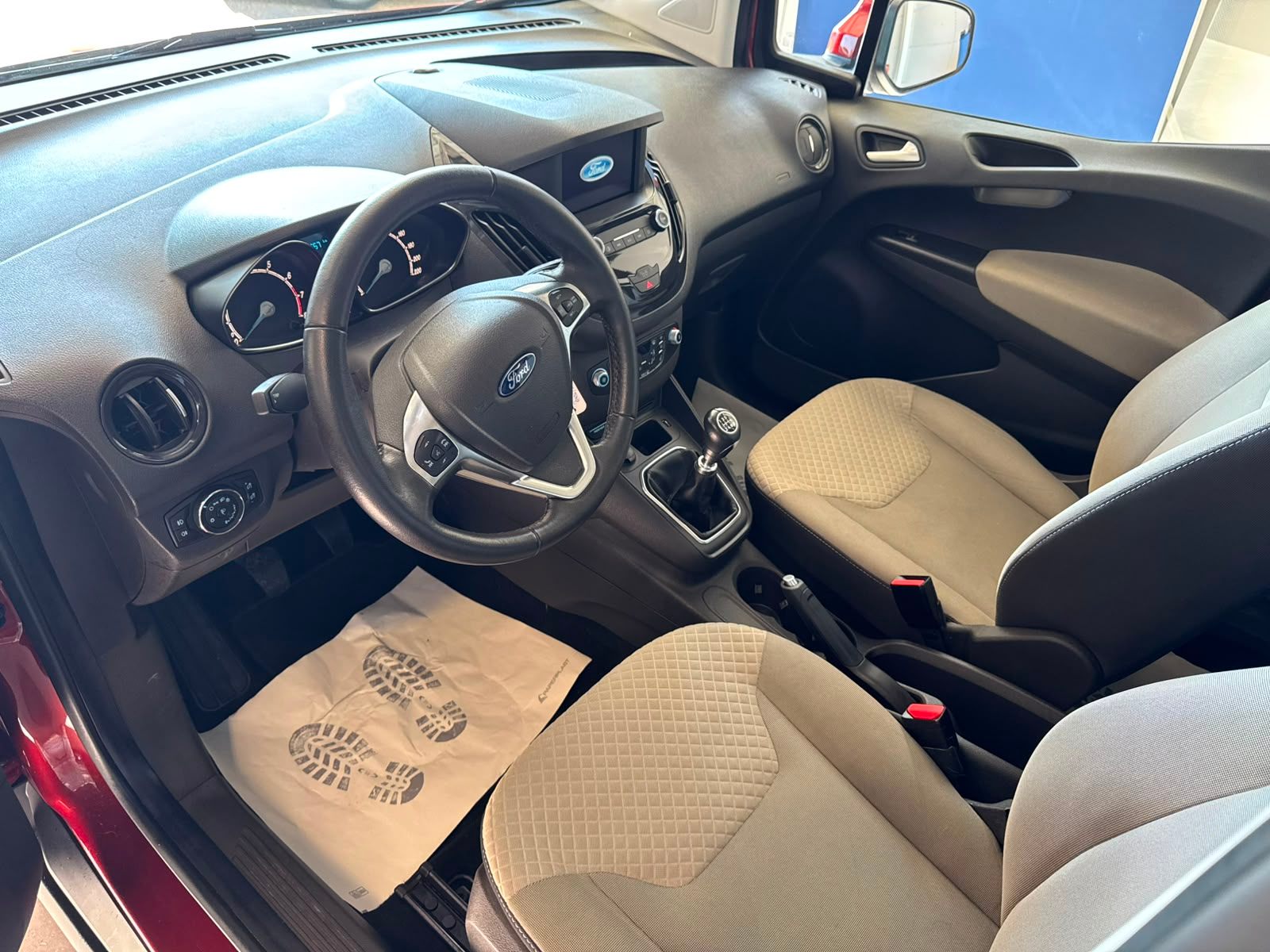 Ford Tourneo Courier Ford Courier | Zeer proper