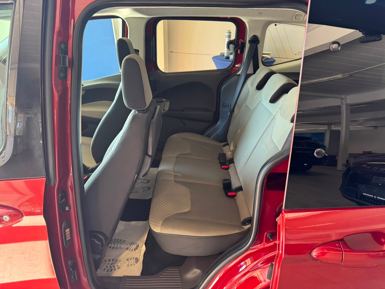 Ford Tourneo Courier Ford Courier | Zeer proper