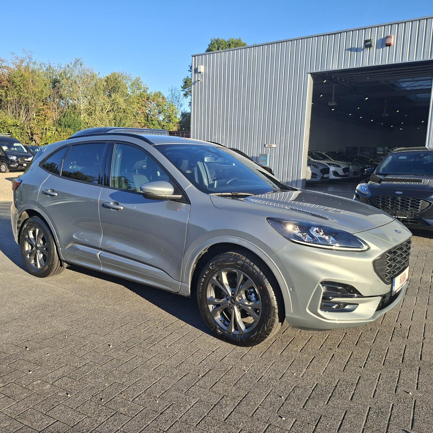 Ford Kuga ST-Line X / PHEV / 2.5 / Solar Silver