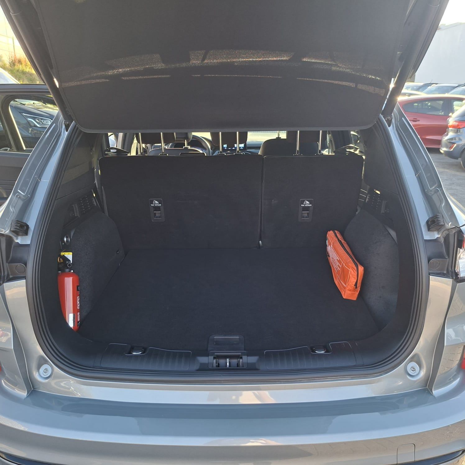 Ford Kuga ST-Line X / PHEV / 2.5 / Solar Silver