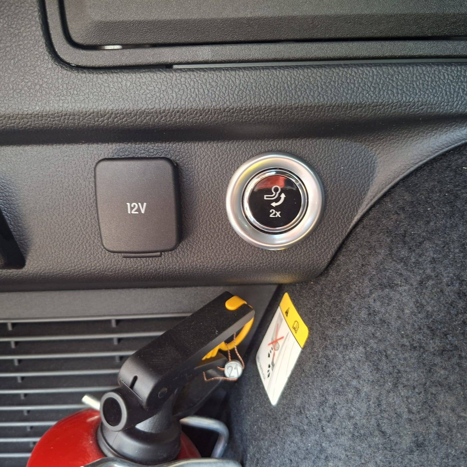 Ford Kuga ST-Line X / PHEV / 2.5 / Solar Silver