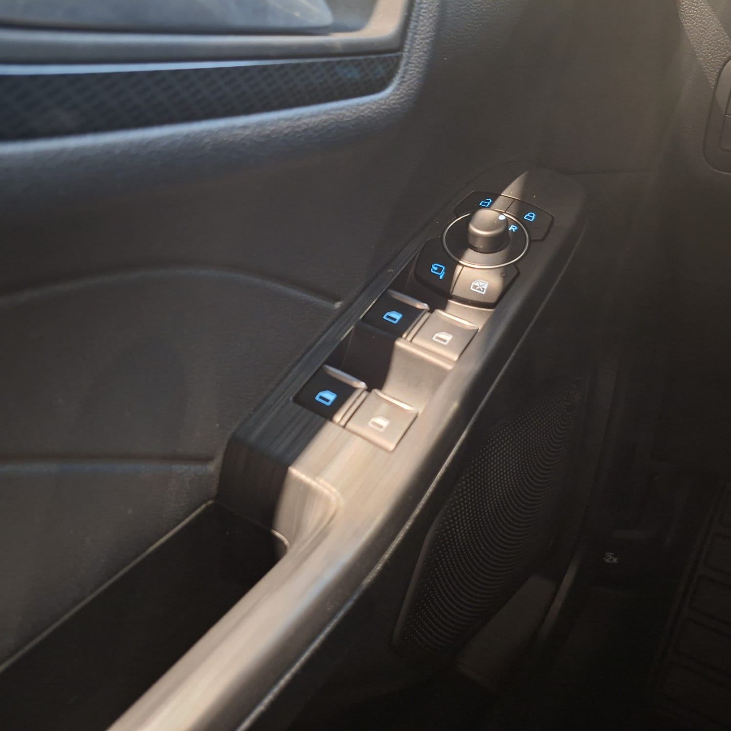 Ford Kuga ST-Line X / PHEV / 2.5 / Solar Silver