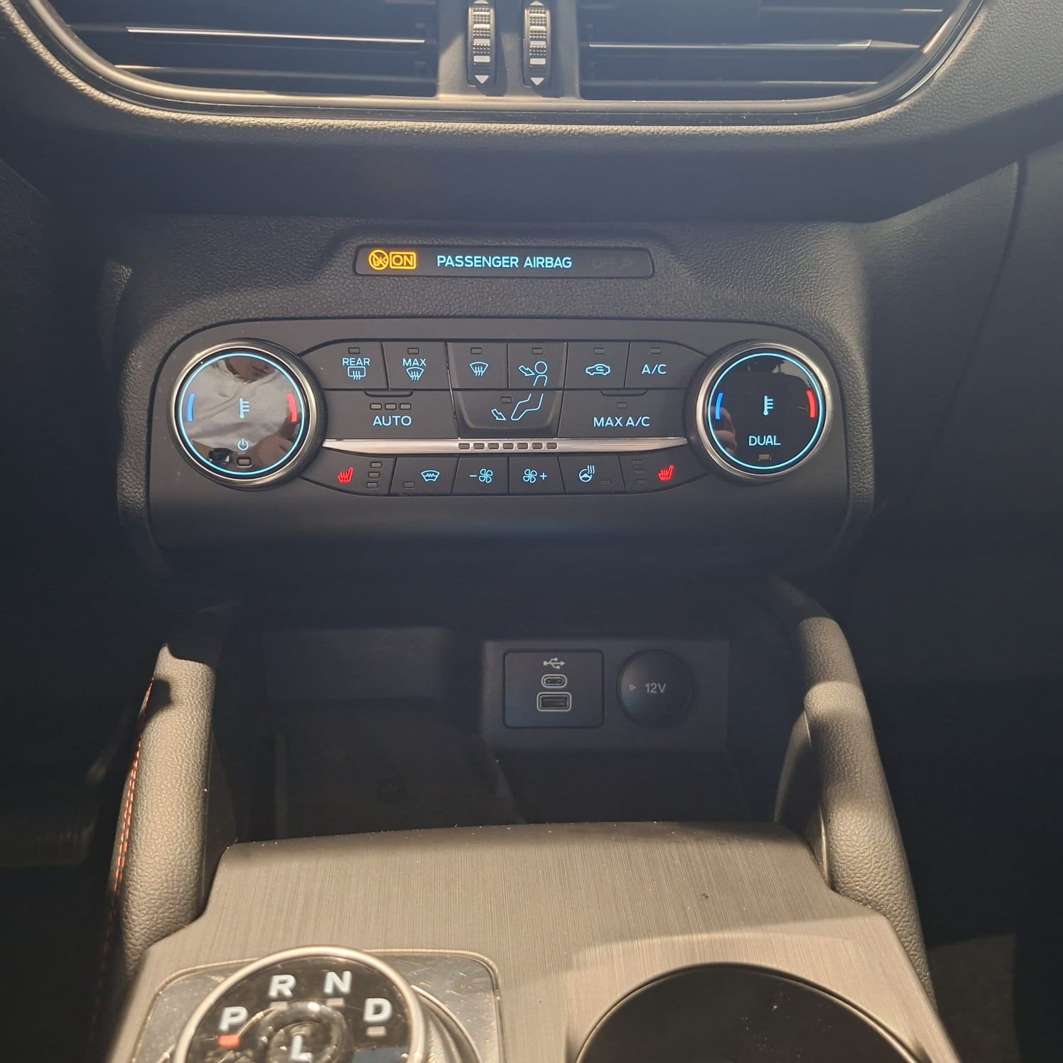Ford Kuga ST-Line X / PHEV / 2.5 / Solar Silver