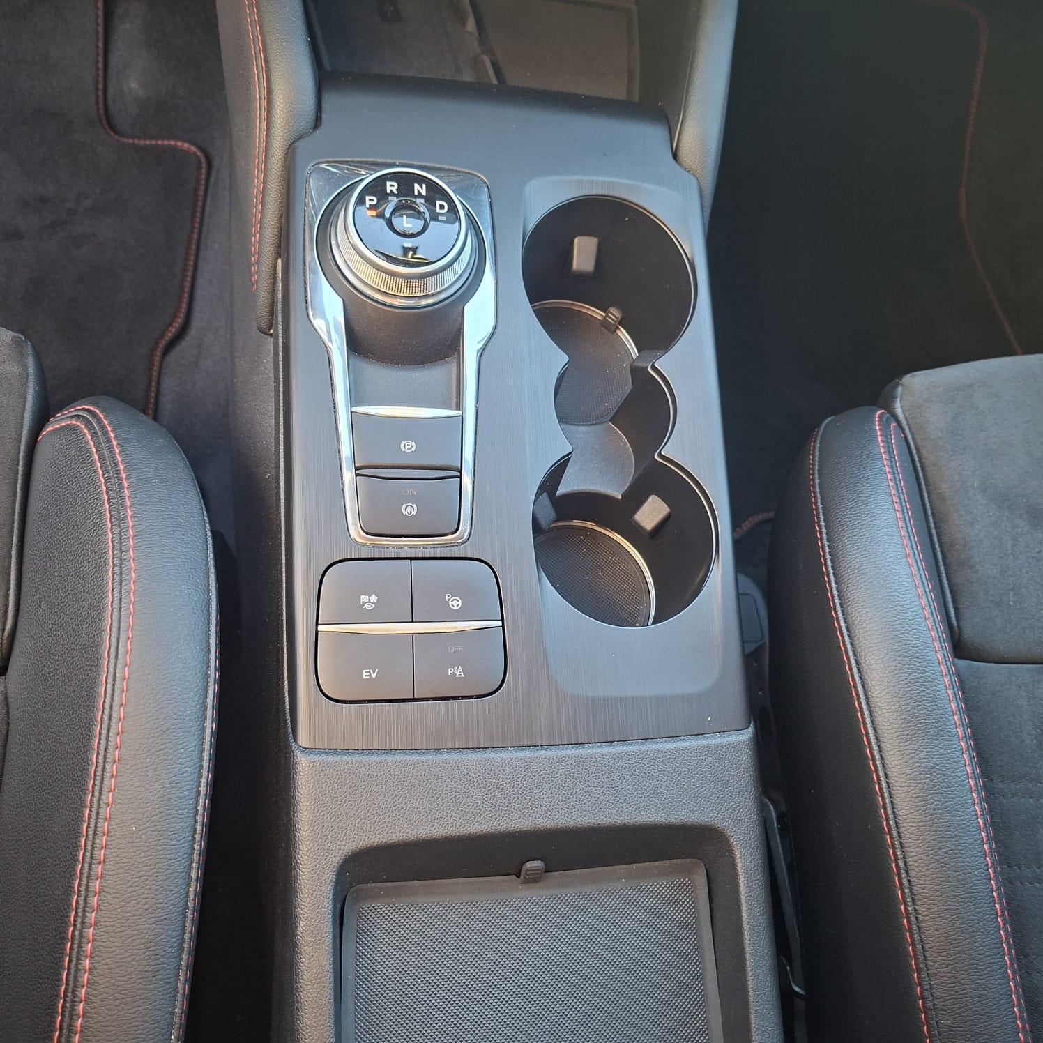 Ford Kuga ST-Line X / PHEV / 2.5 / Solar Silver