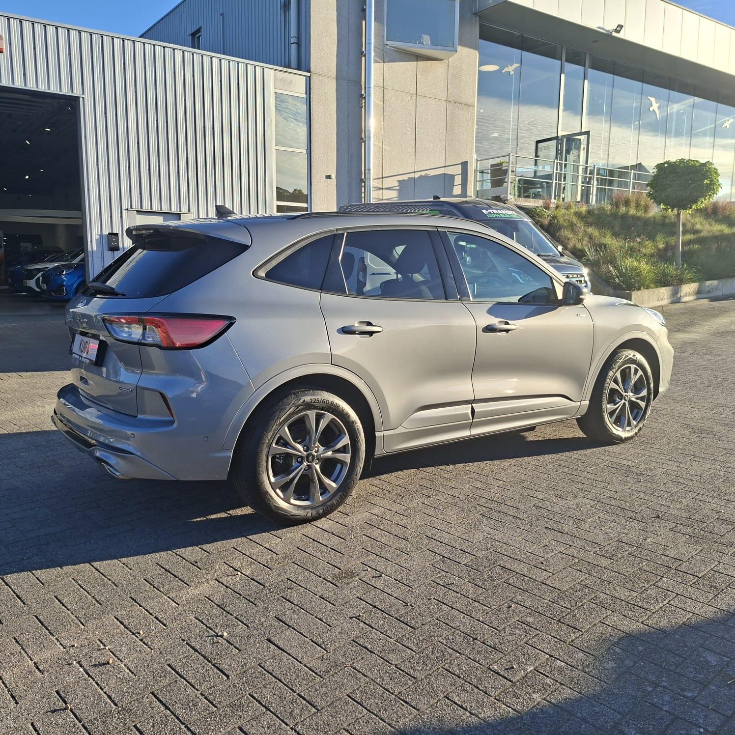 Ford Kuga ST-Line X / PHEV / 2.5 / Solar Silver