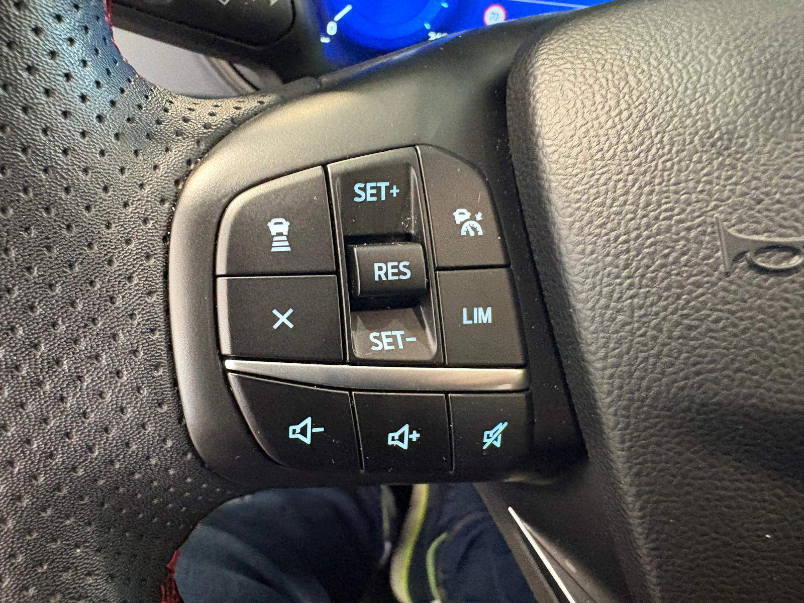 Ford Kuga EcoBoost ST-Line X bLACK pACKAGE