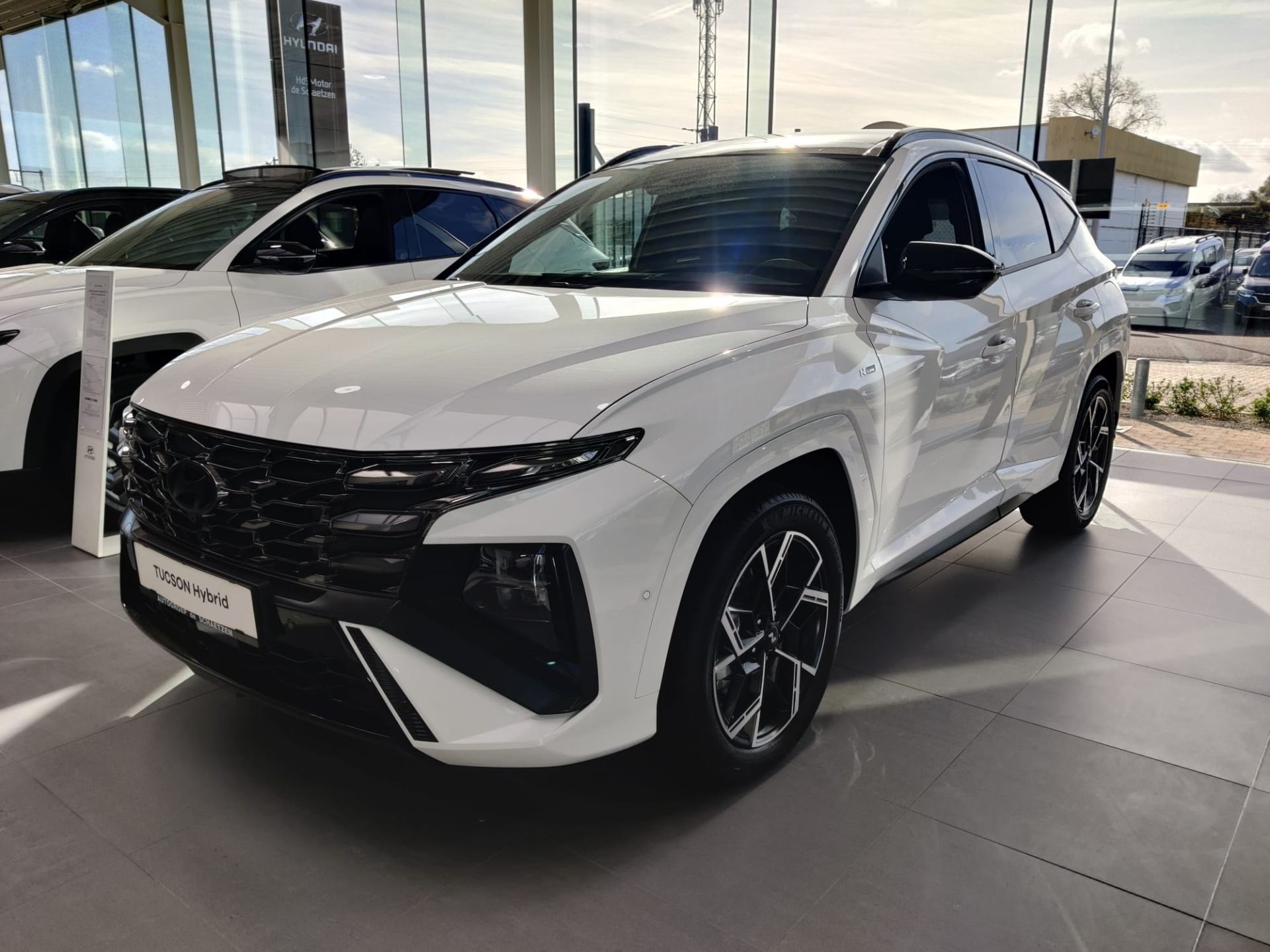 Hyundai Tucson NIEUW! Hybrid 239pk : Shine Shadow NLine – Full-Option + 5j. Garantie!
