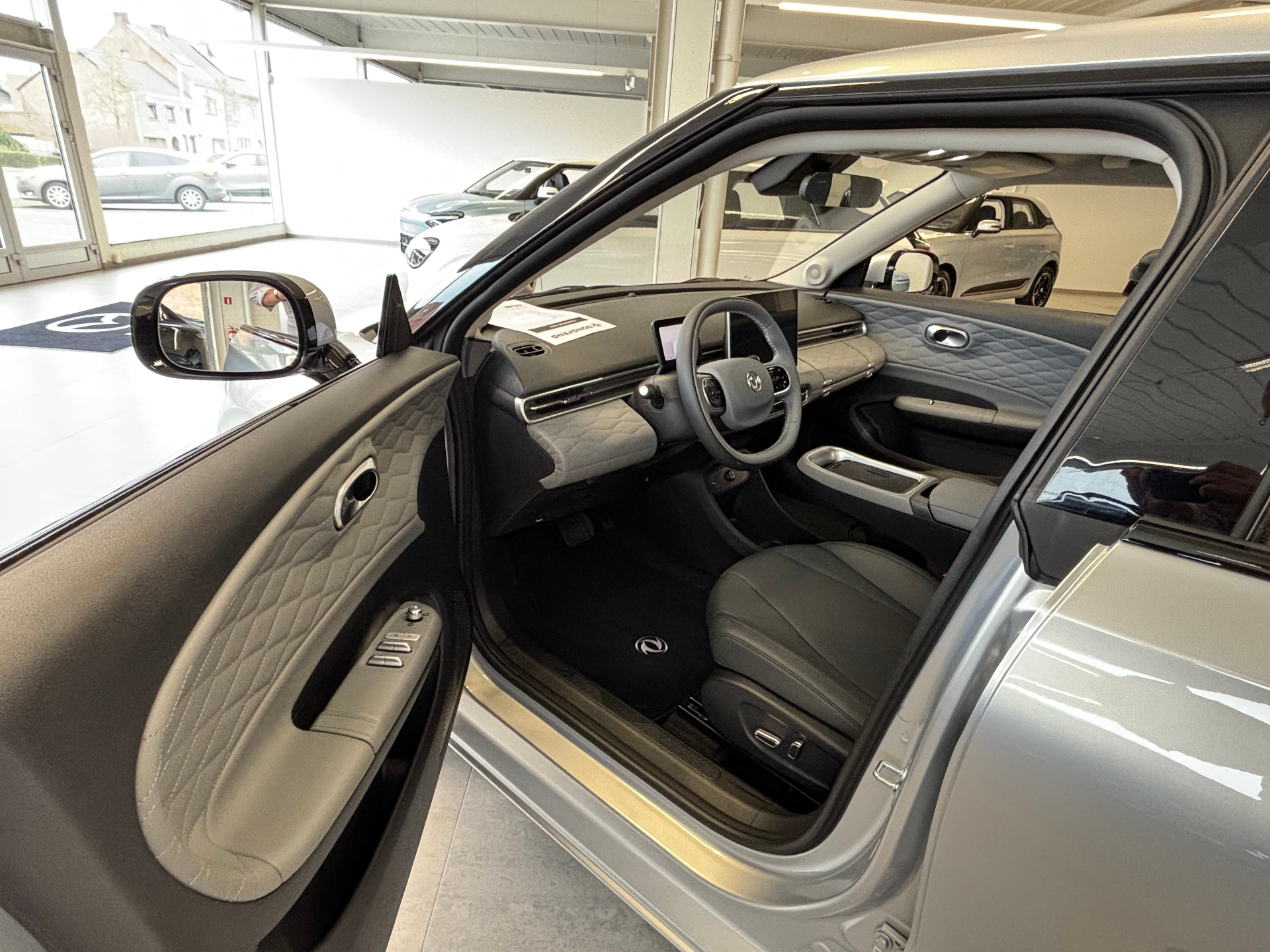 Dongfeng Box 42,3 Premium Edition