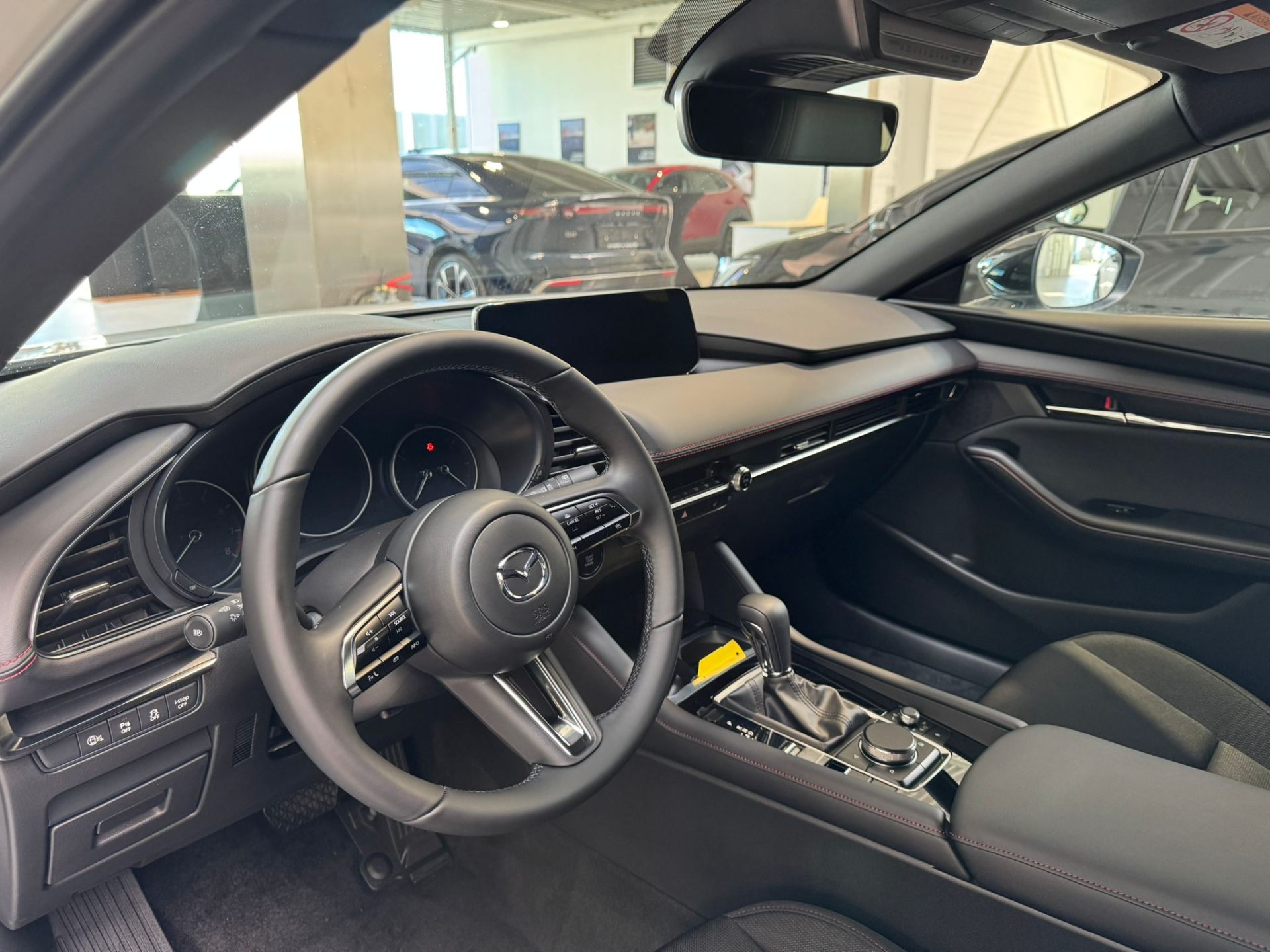 Mazda 3 MAZDA 3 HOMURA VEEL OPTEIS