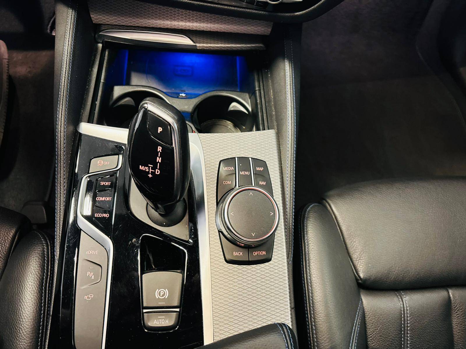 BMW 5-Reeks 530e iPerformance Plugin Automaat  M-PACK ** MET VEEL OPTIES **