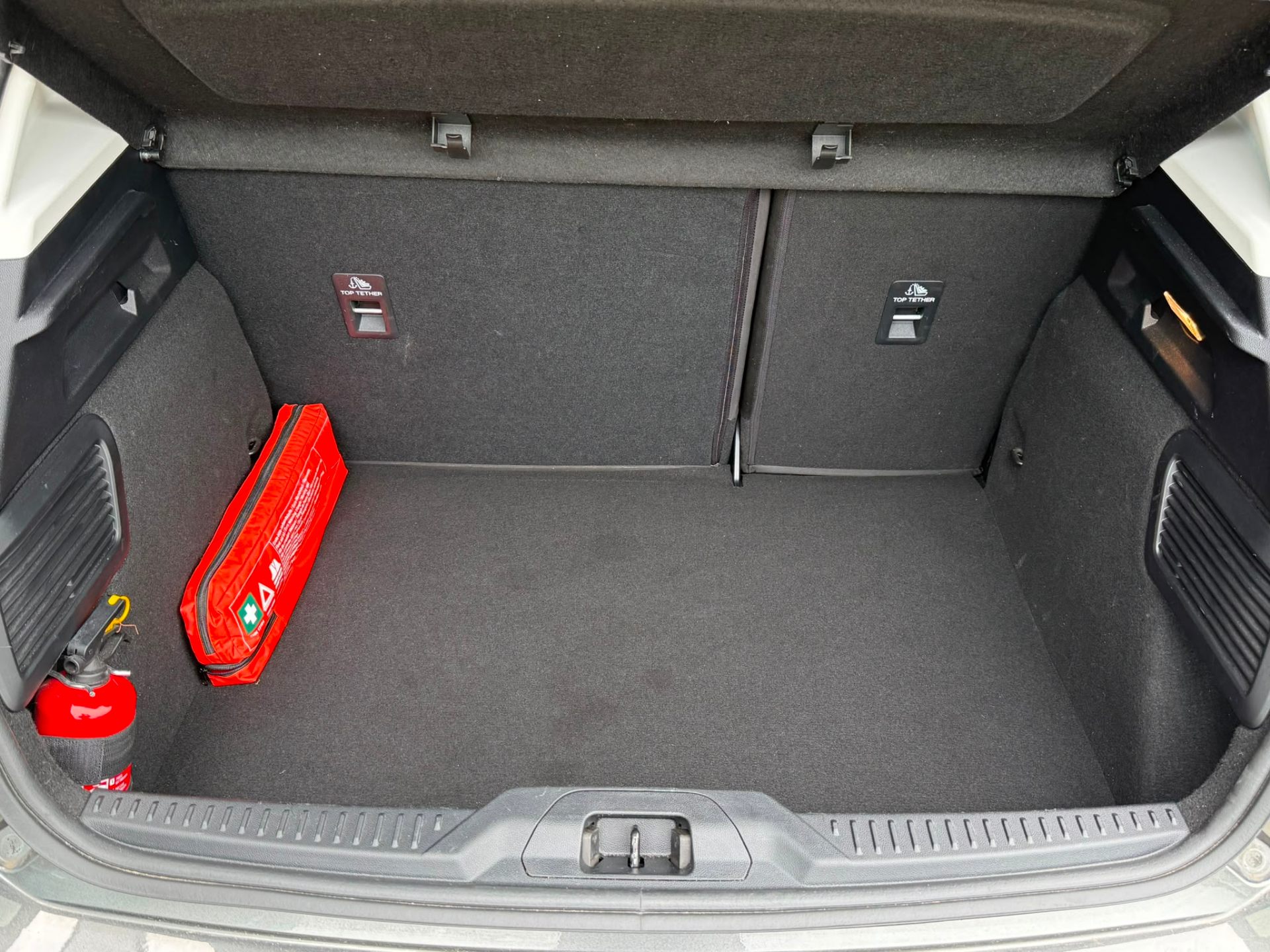 Ford Focus EcoBoost mHEV Titanium  125 pk M6