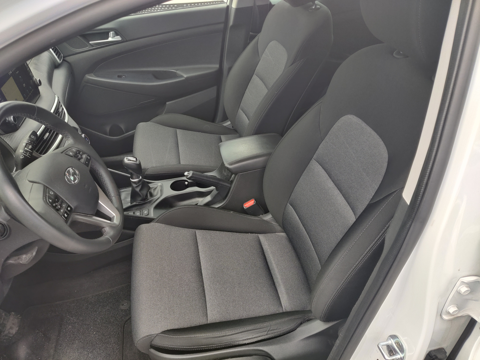 Hyundai Tucson Only Export – alleen export, Tucson Diesel handgeschakeld, 1ste eigenaar.